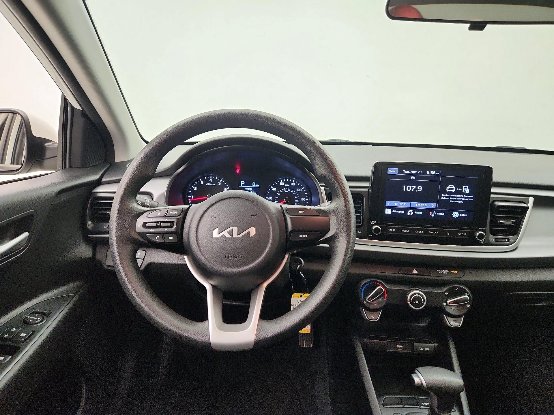 Thumbnail: 2022 Kia Rio - 10