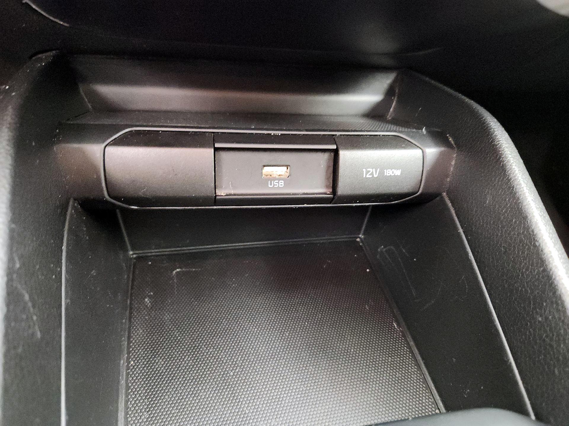 Thumbnail: 2022 Kia Rio - 18