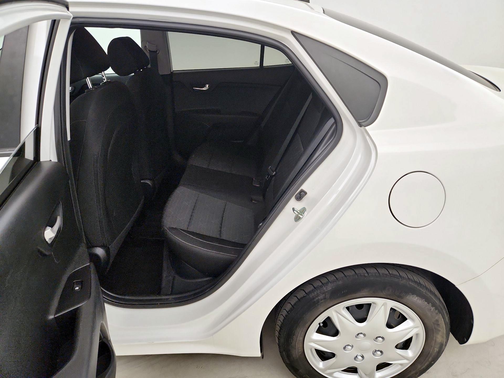 Thumbnail: 2022 Kia Rio - 19