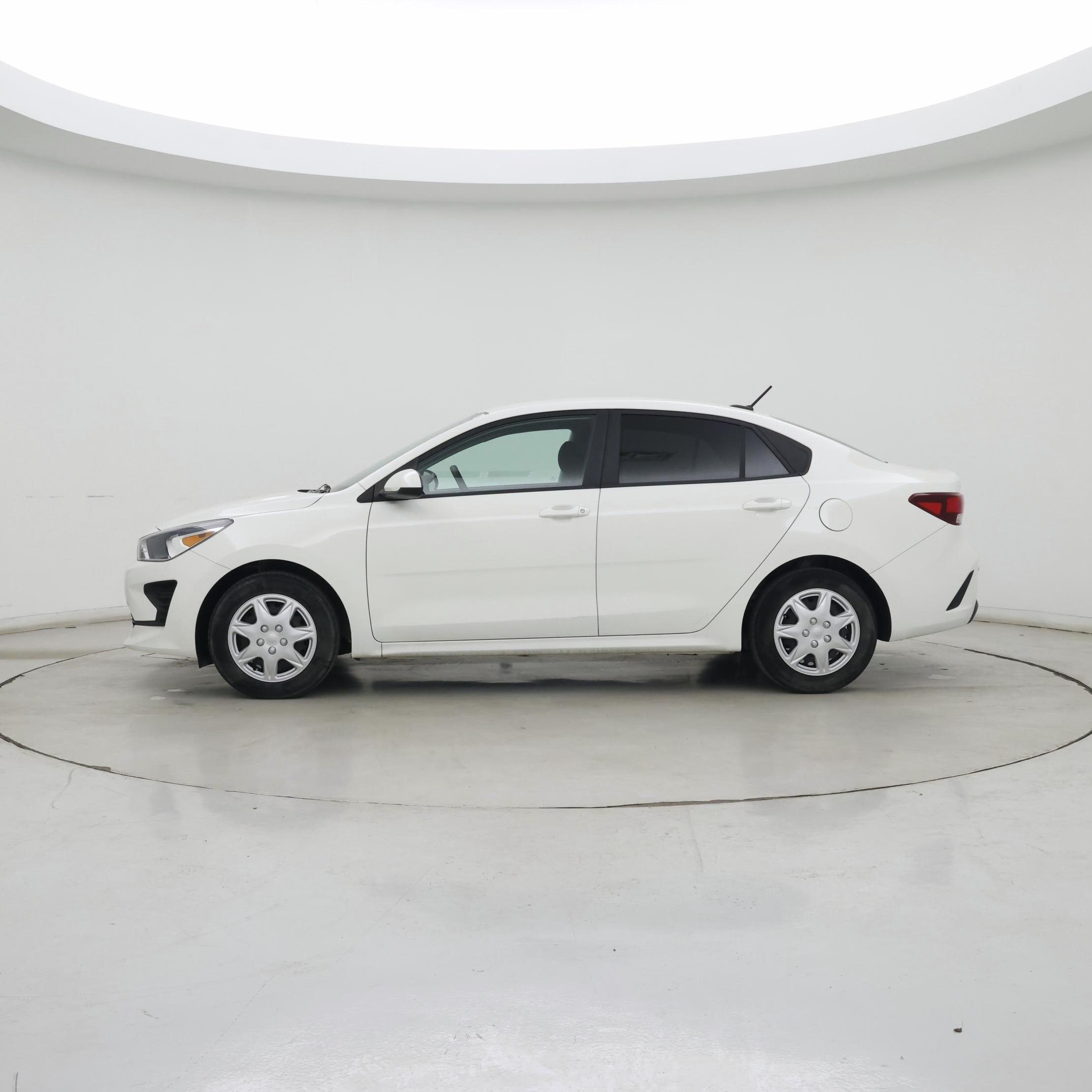 Thumbnail: 2022 Kia Rio - 3