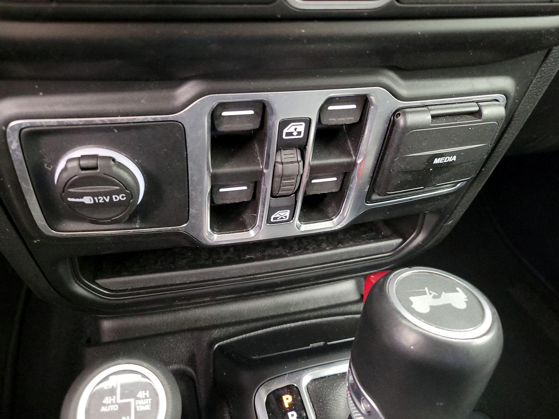 Thumbnail: 2021 Jeep Wrangler - 19