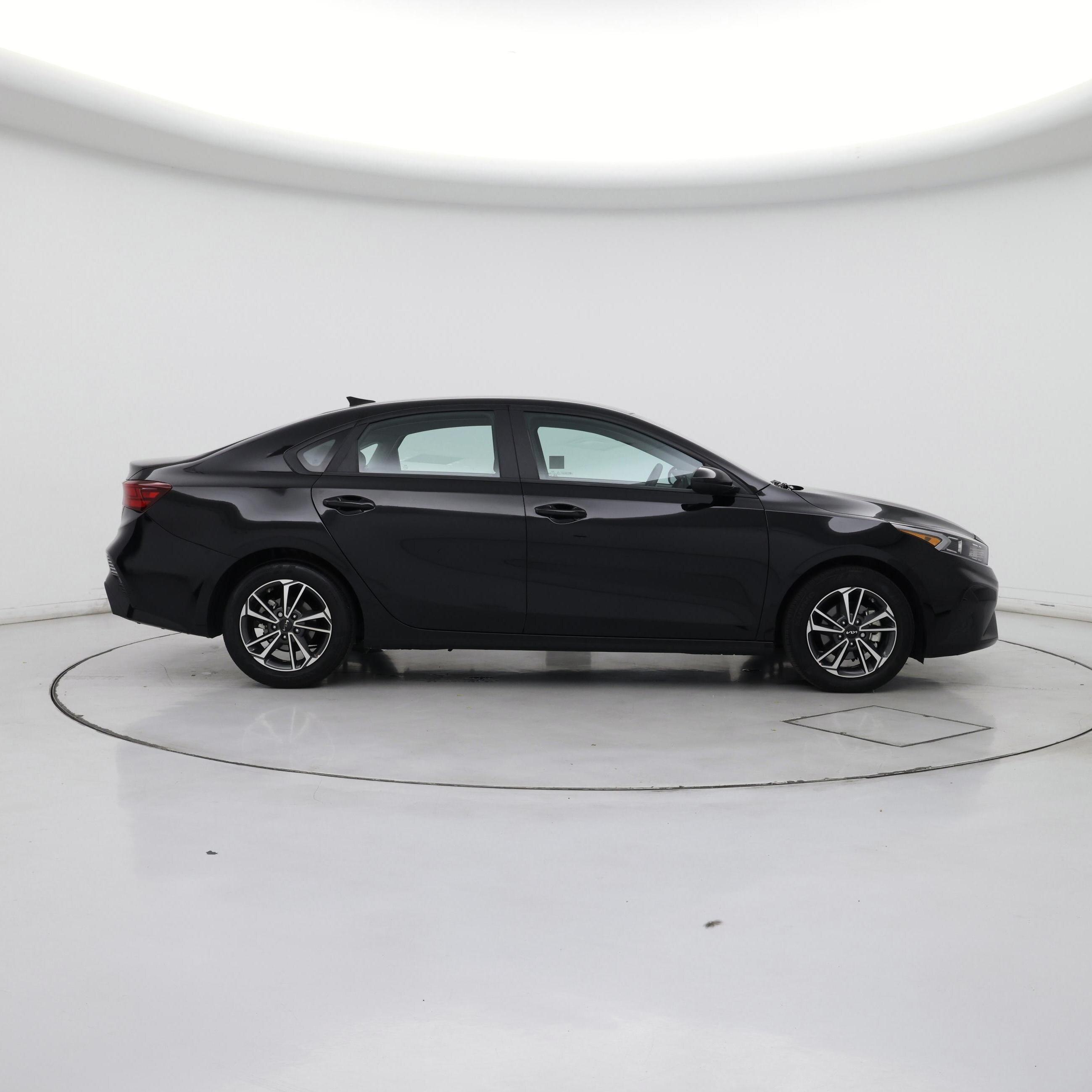 Thumbnail: 2023 Kia Forte - 7
