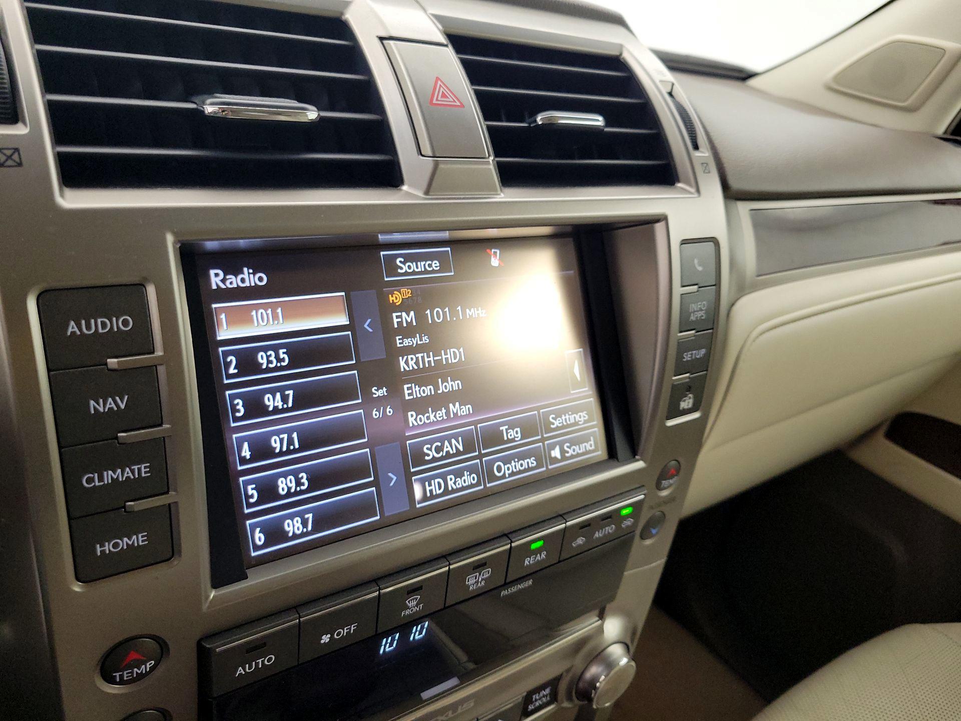 Thumbnail: 2019 Lexus GX - 15