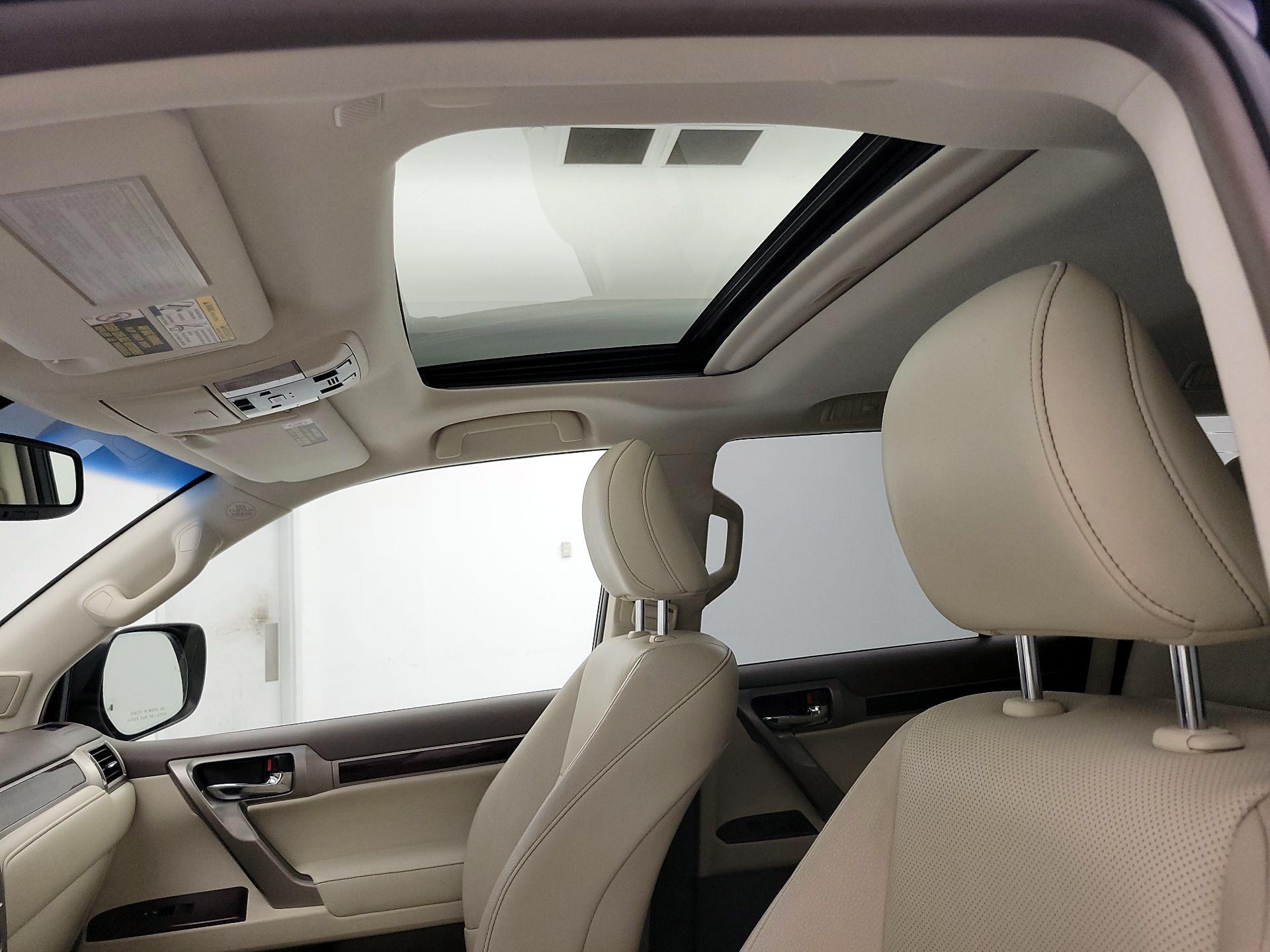 Thumbnail: 2019 Lexus GX - 18