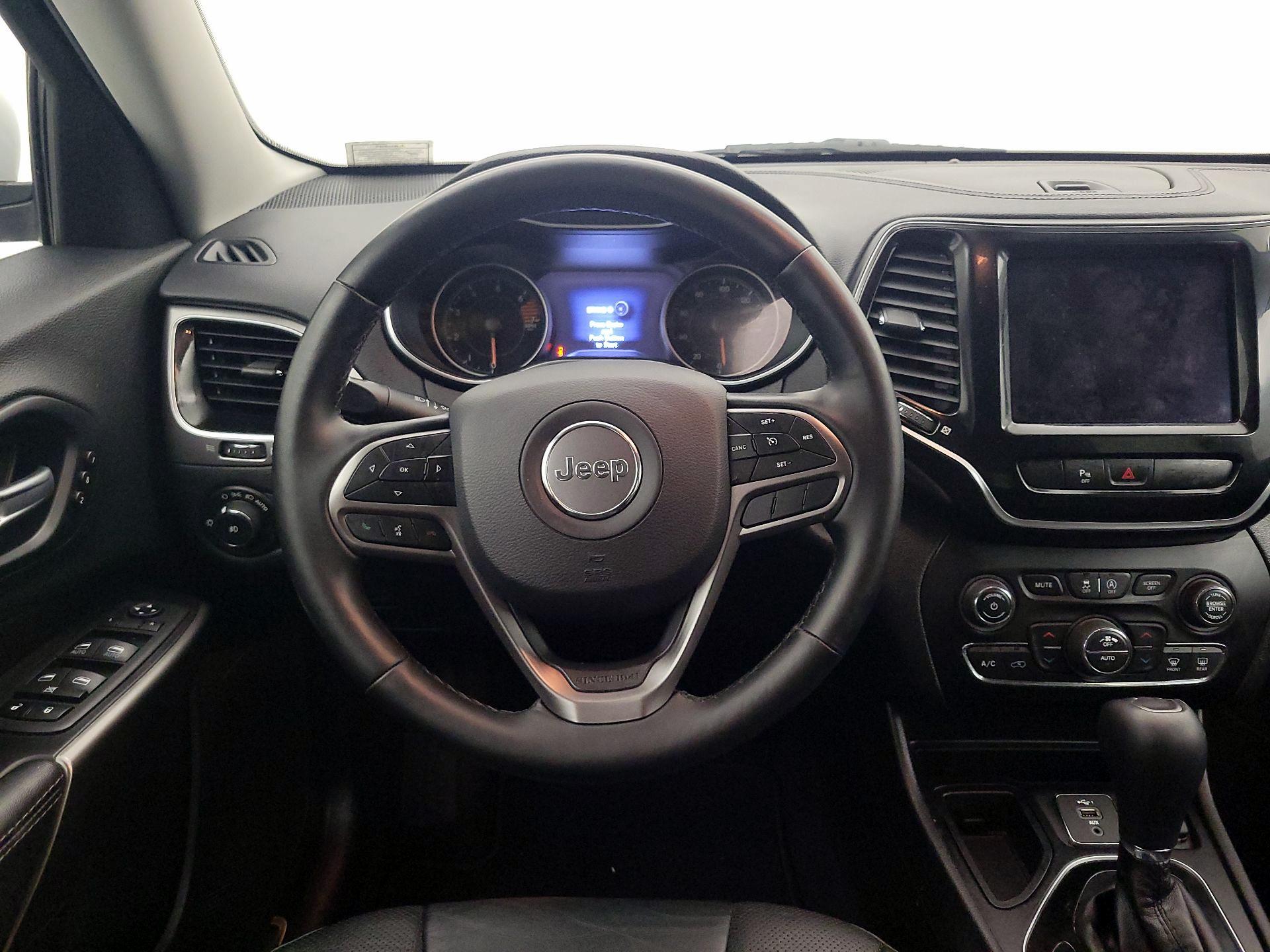 Thumbnail: 2020 Jeep Cherokee - 10