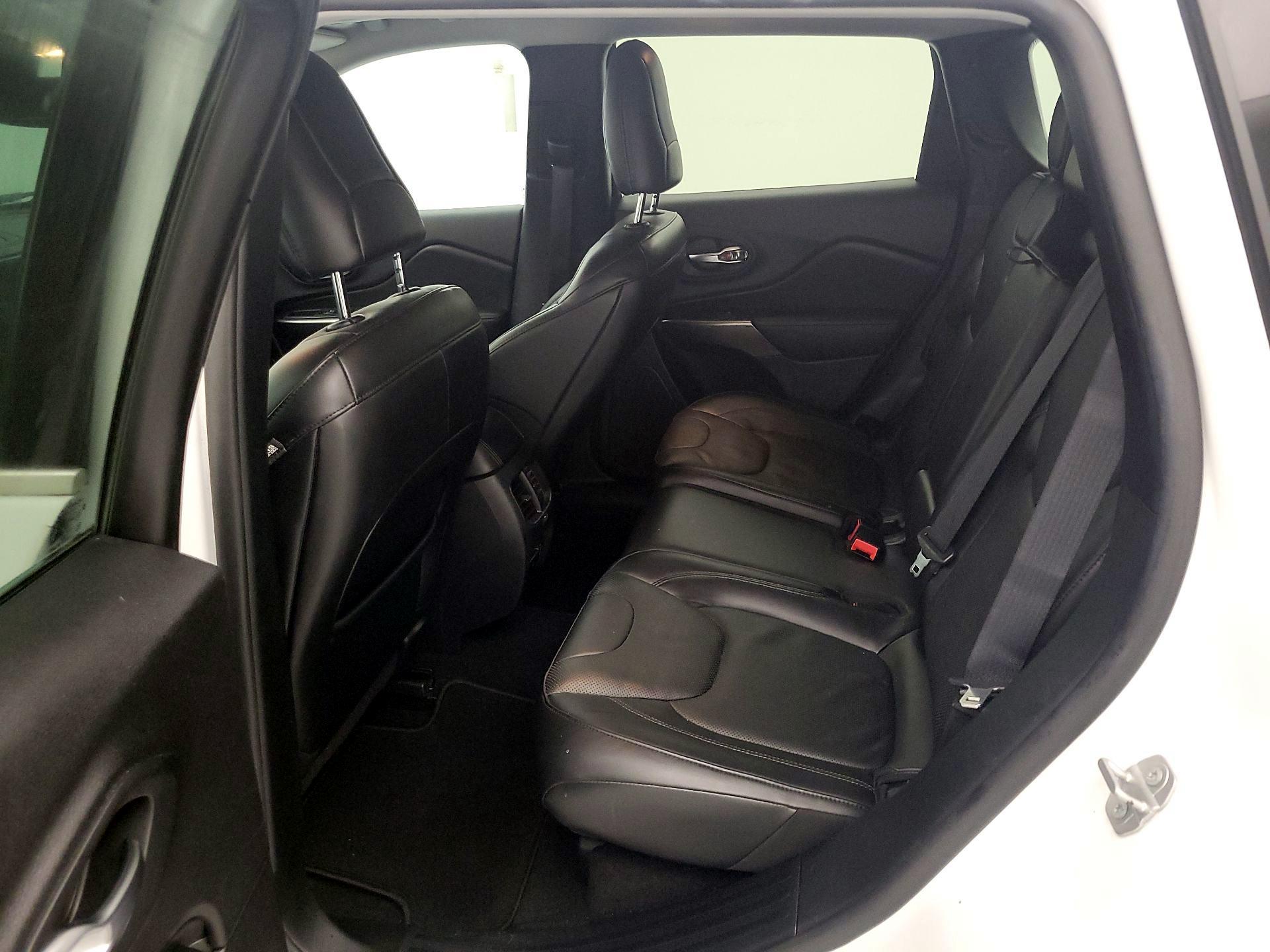 Thumbnail: 2020 Jeep Cherokee - 20