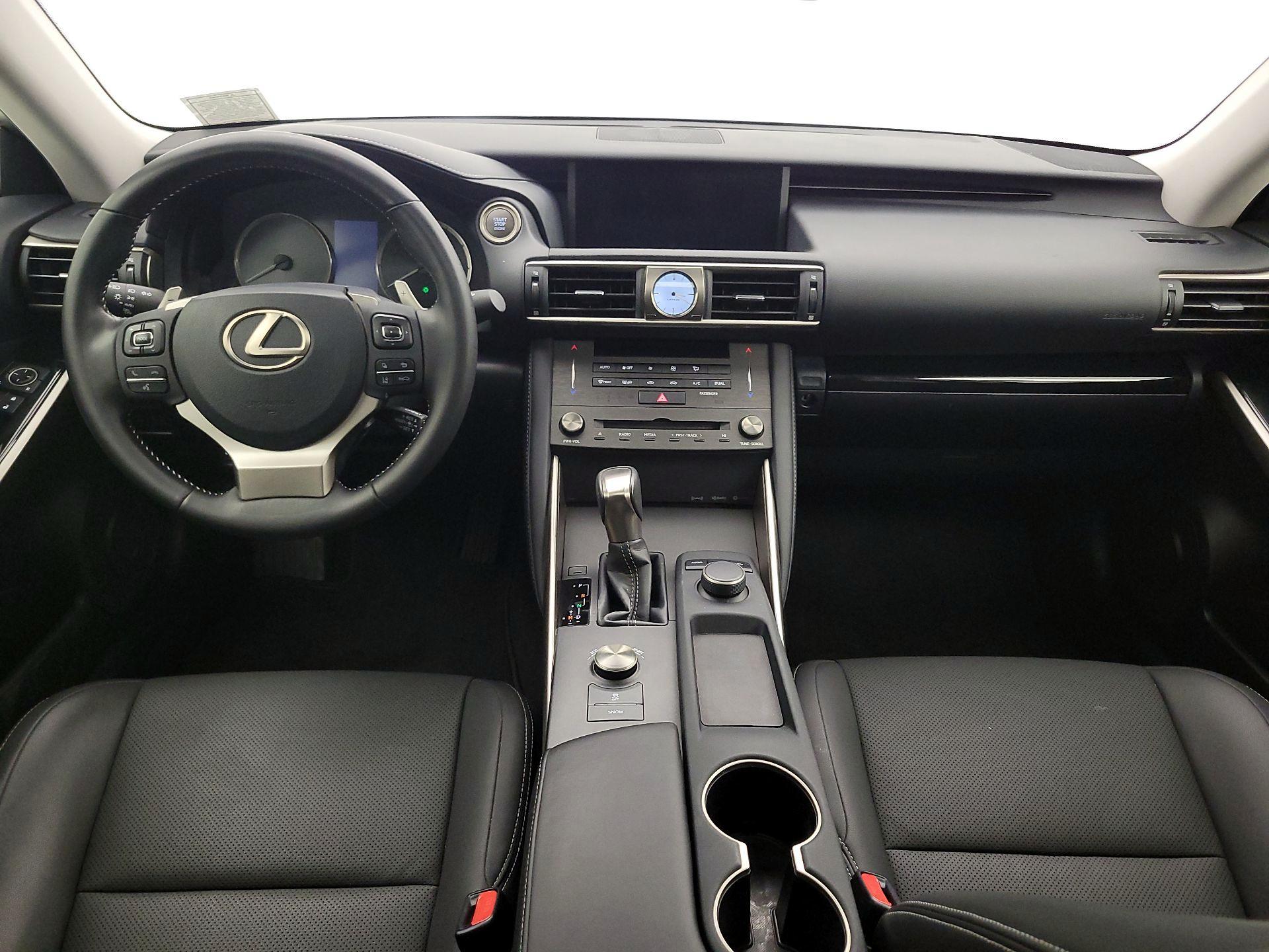 Thumbnail: 2020 Lexus IS - 9