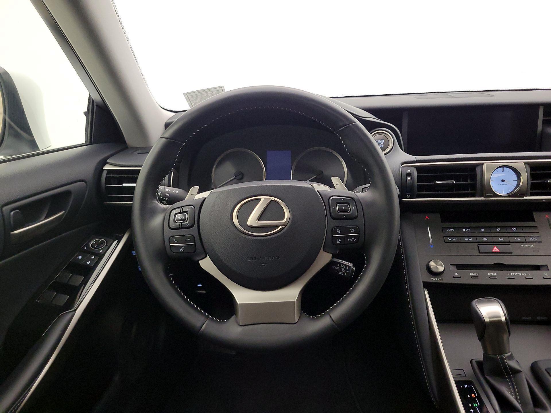 Thumbnail: 2020 Lexus IS - 10