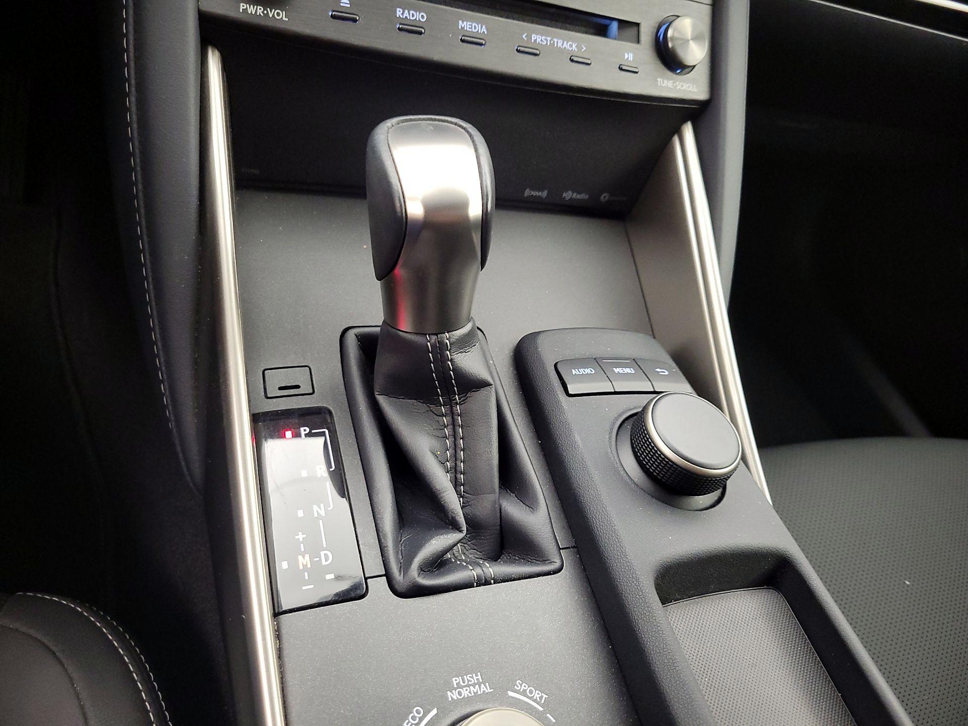 Thumbnail: 2020 Lexus IS - 17