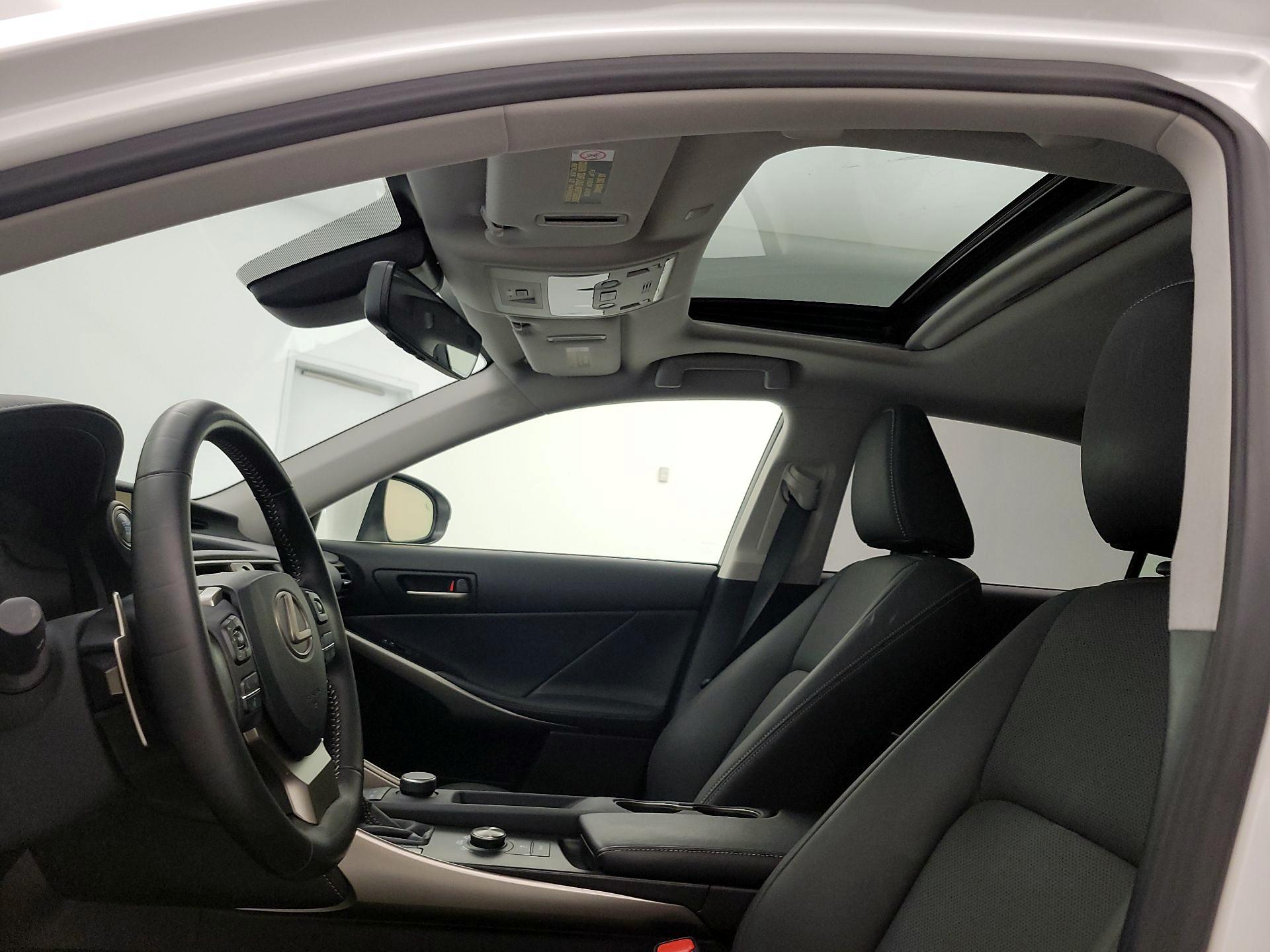 Thumbnail: 2020 Lexus IS - 19