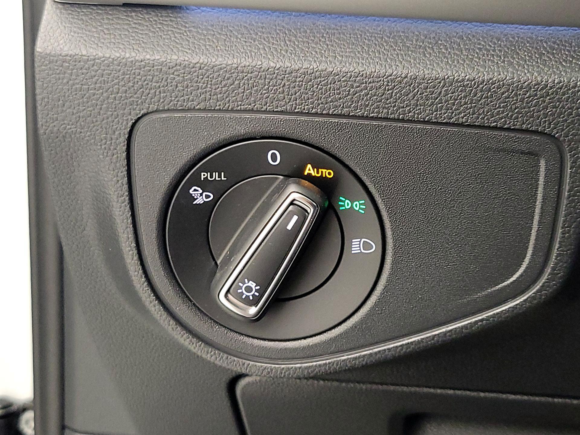 Thumbnail: 2023 Volkswagen Atlas - 13