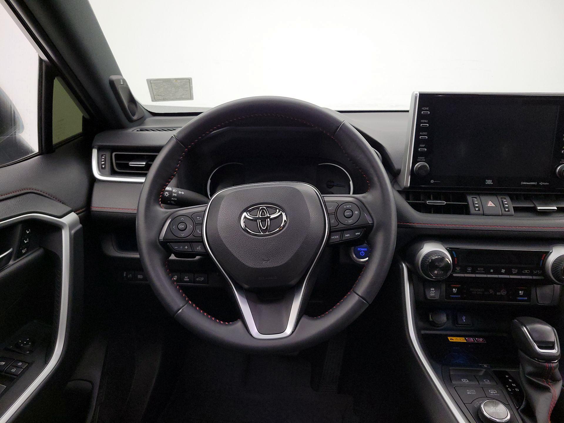 Thumbnail: 2022 Toyota RAV4 - 10