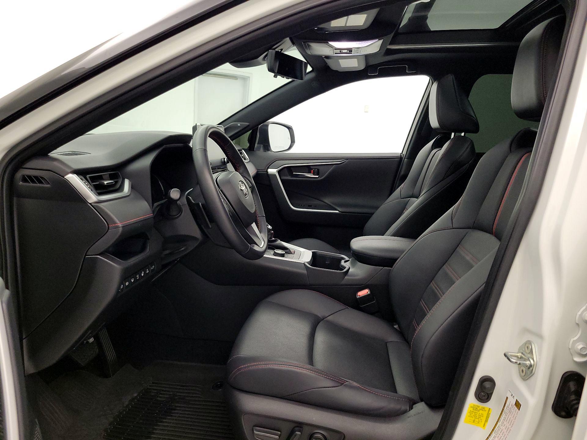 Thumbnail: 2022 Toyota RAV4 - 11