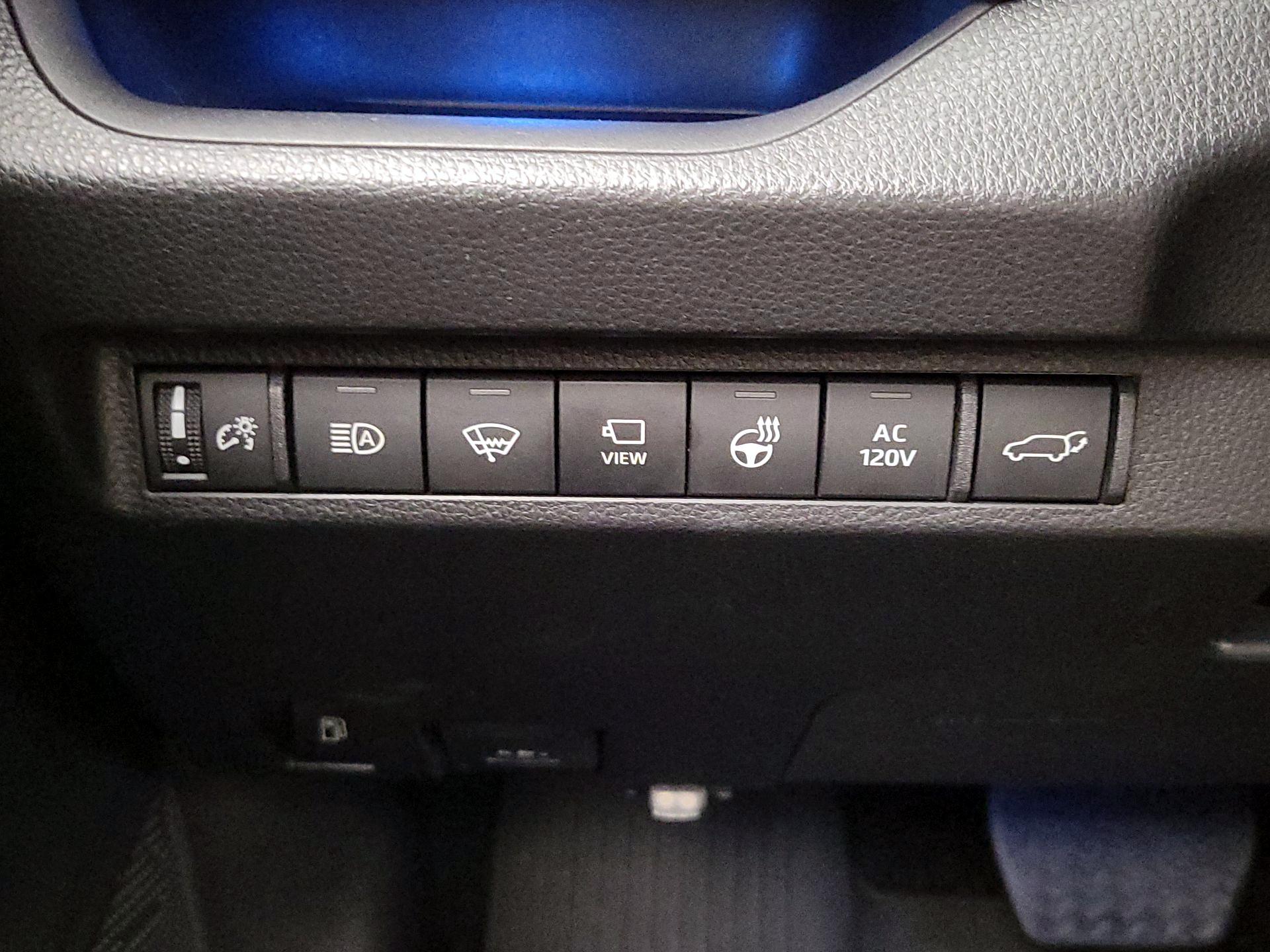 Thumbnail: 2022 Toyota RAV4 - 13