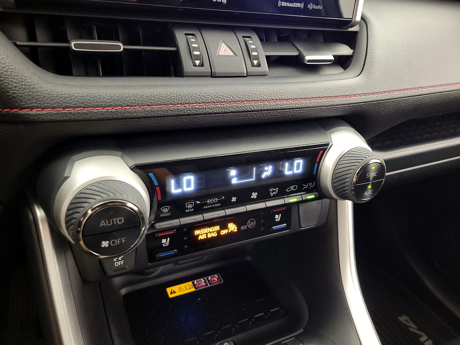 Thumbnail: 2022 Toyota RAV4 - 17