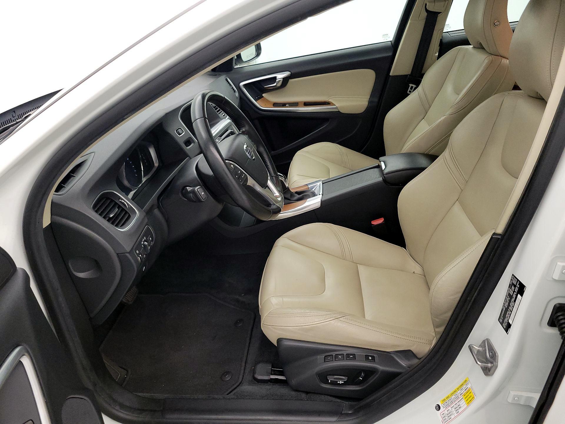 Thumbnail: 2016 Volvo S60 - 11