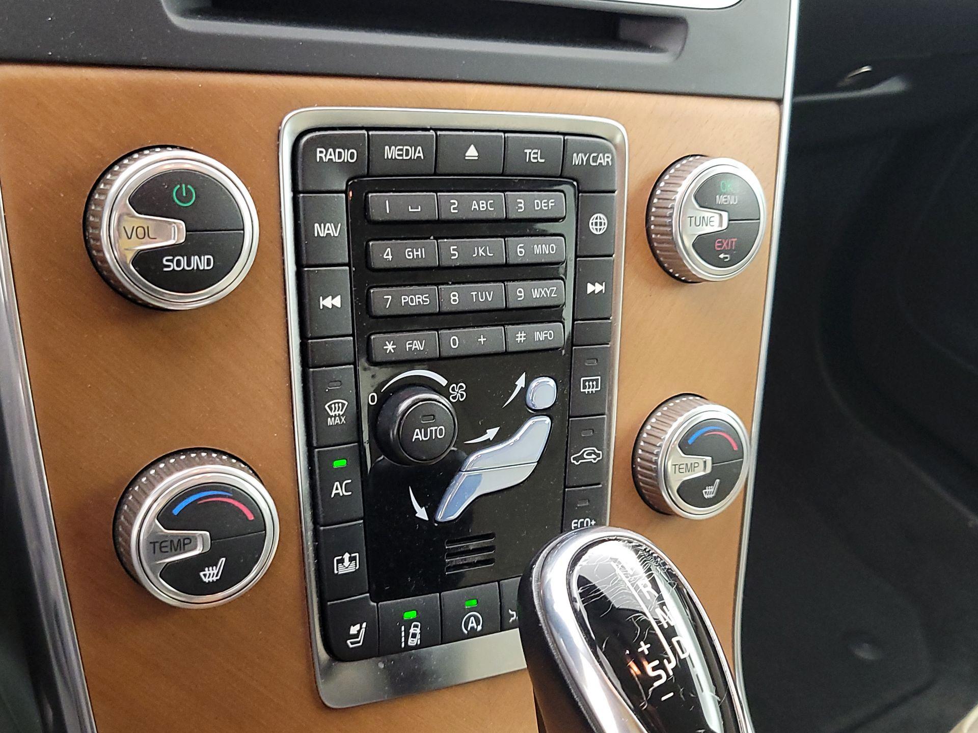 Thumbnail: 2016 Volvo S60 - 15