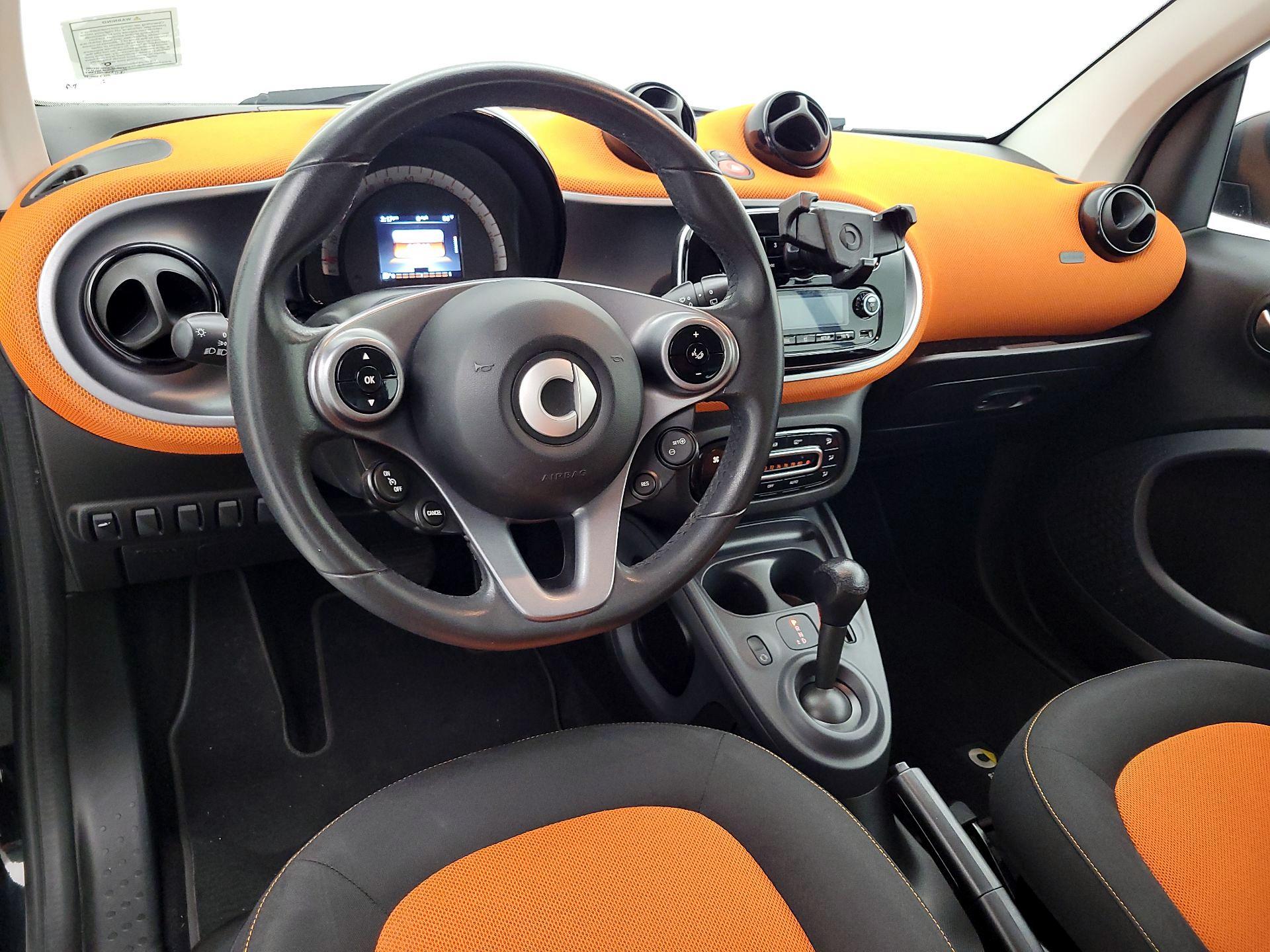 Thumbnail: 2017 smart fortwo - 9