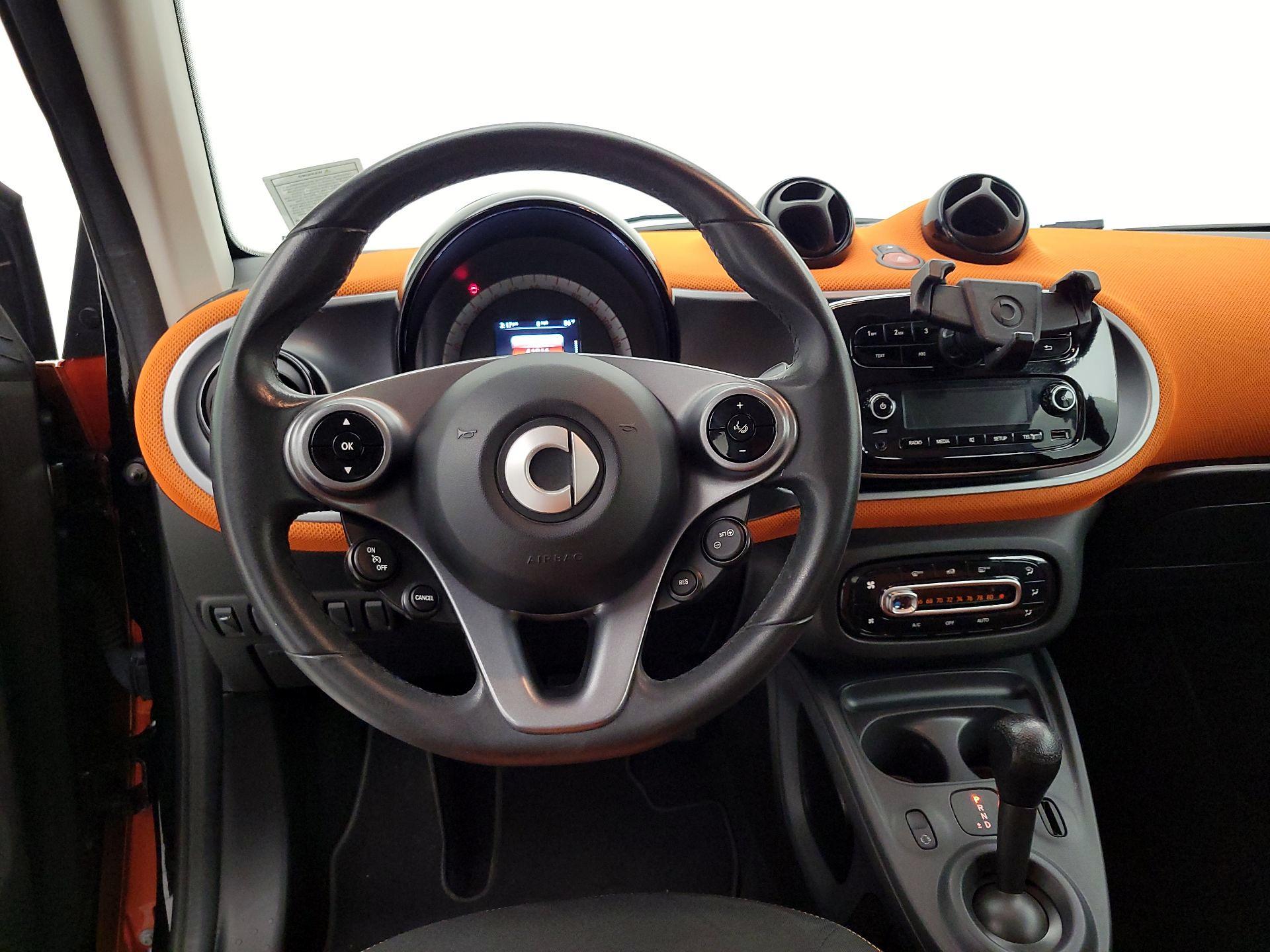 Thumbnail: 2017 smart fortwo - 10