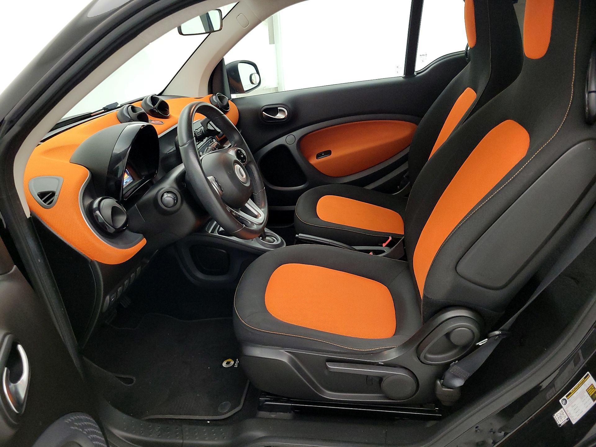 Thumbnail: 2017 smart fortwo - 11