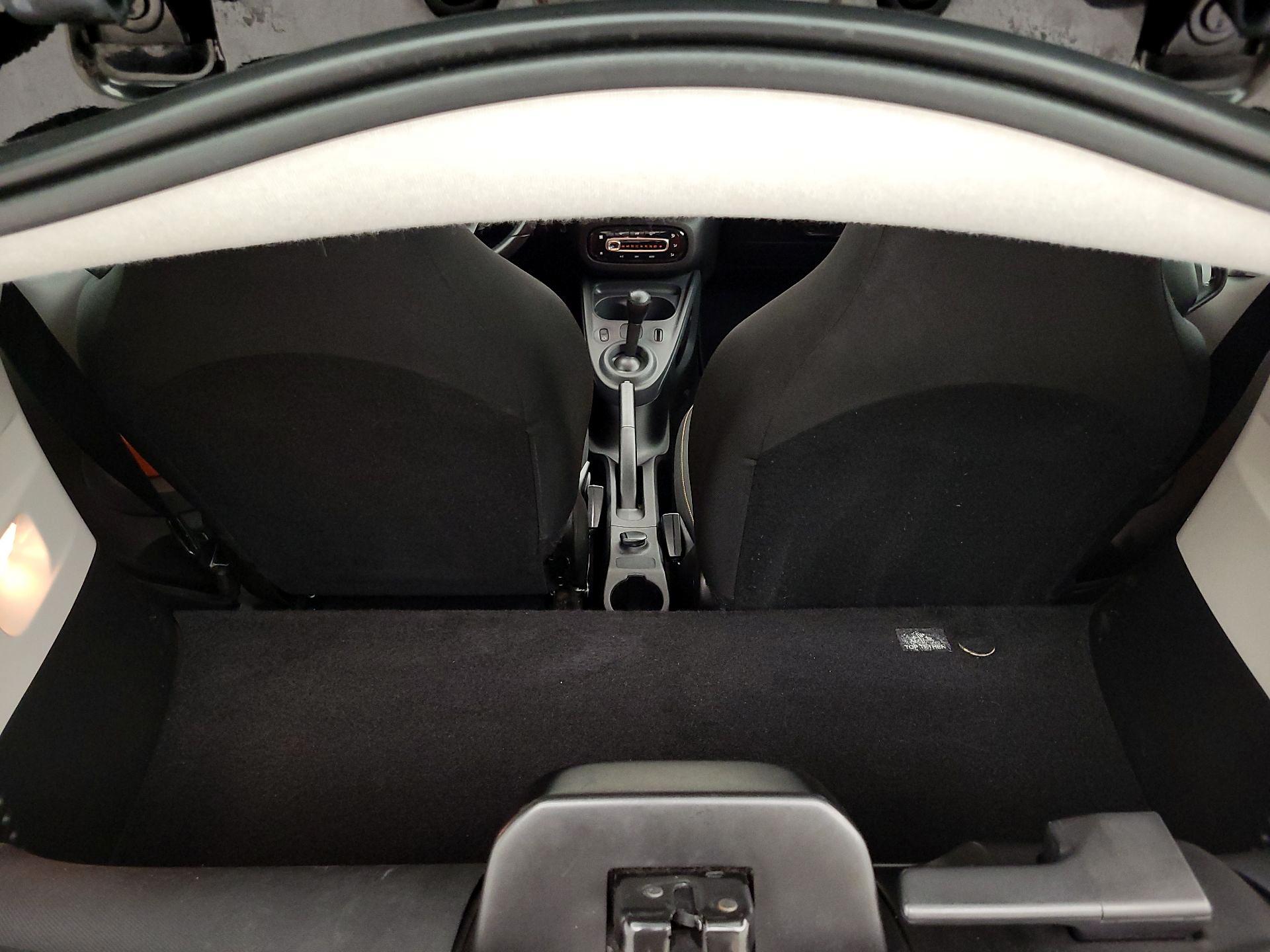 Thumbnail: 2017 smart fortwo - 16