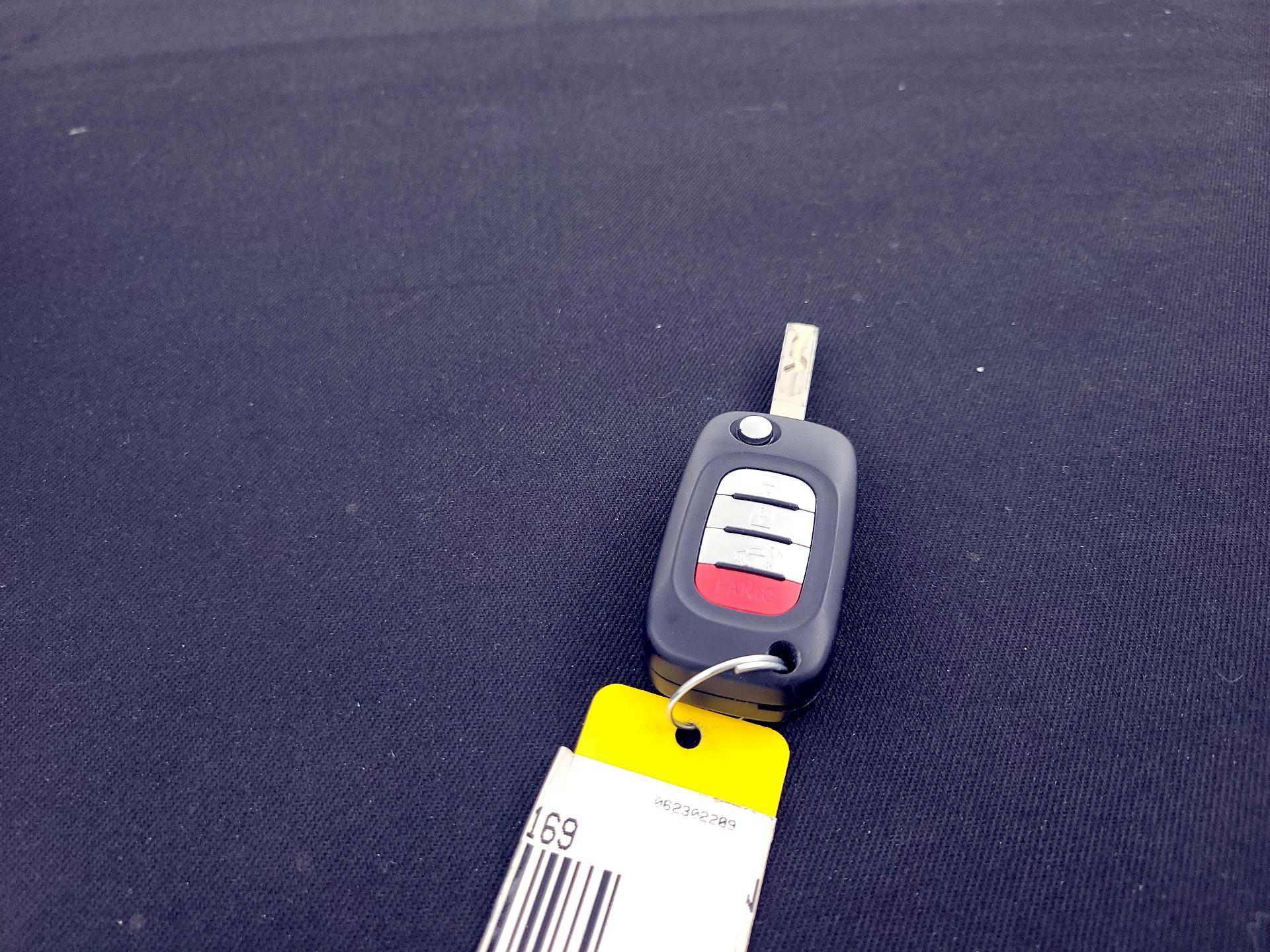 Thumbnail: 2017 smart fortwo - 17