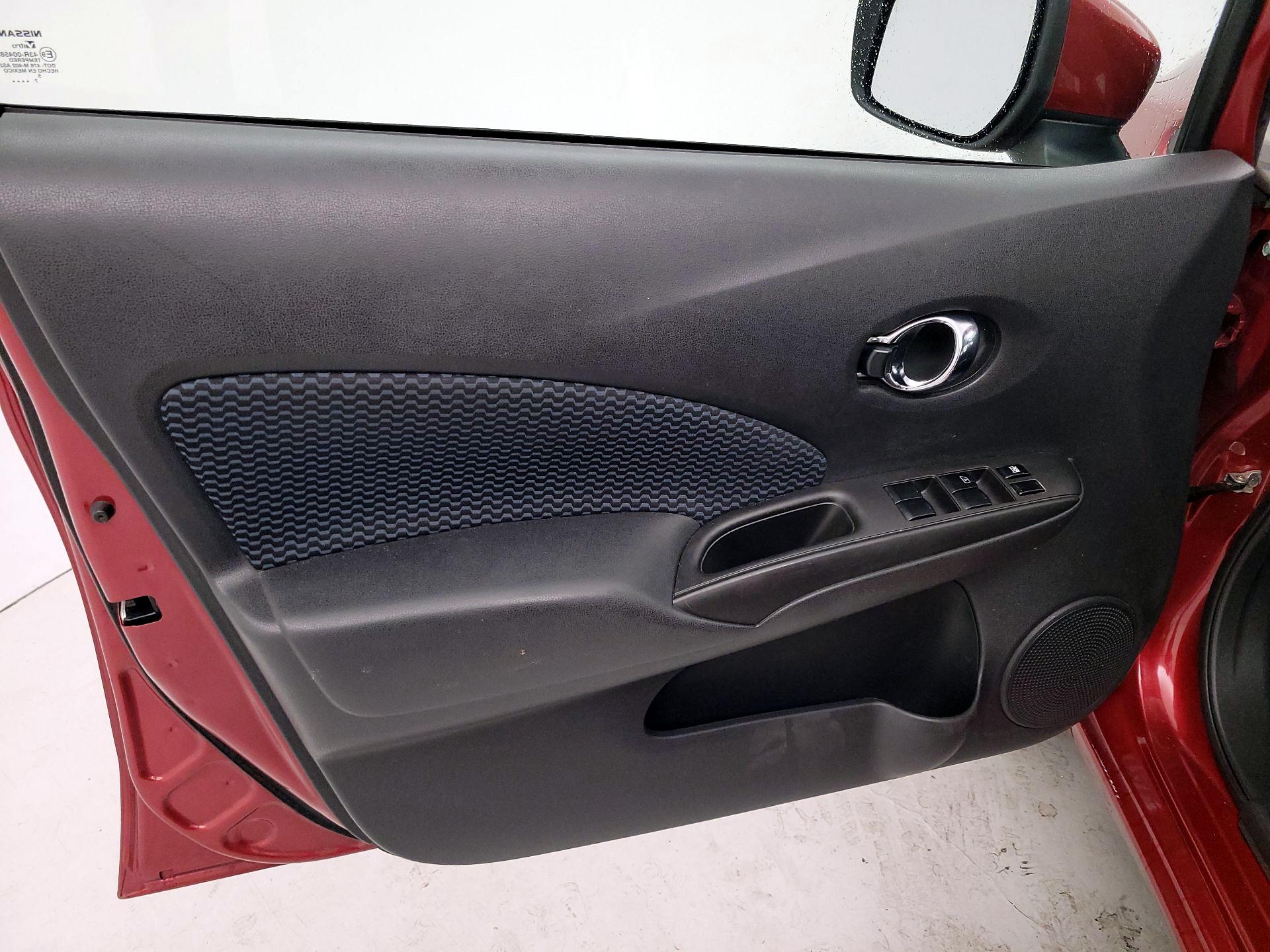 Thumbnail: 2018 Nissan Versa Note - 12