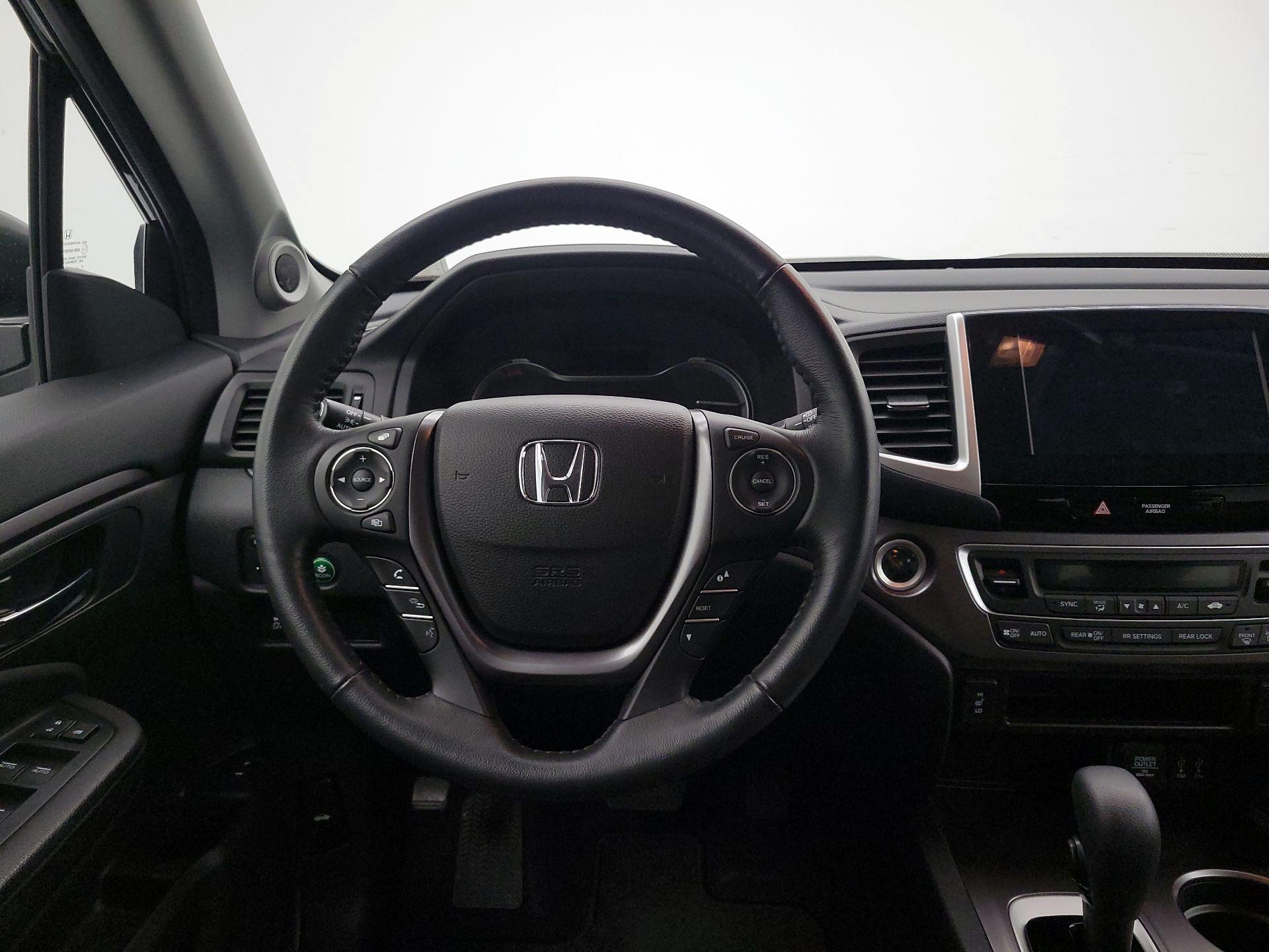 Thumbnail: 2016 Honda Pilot - 10