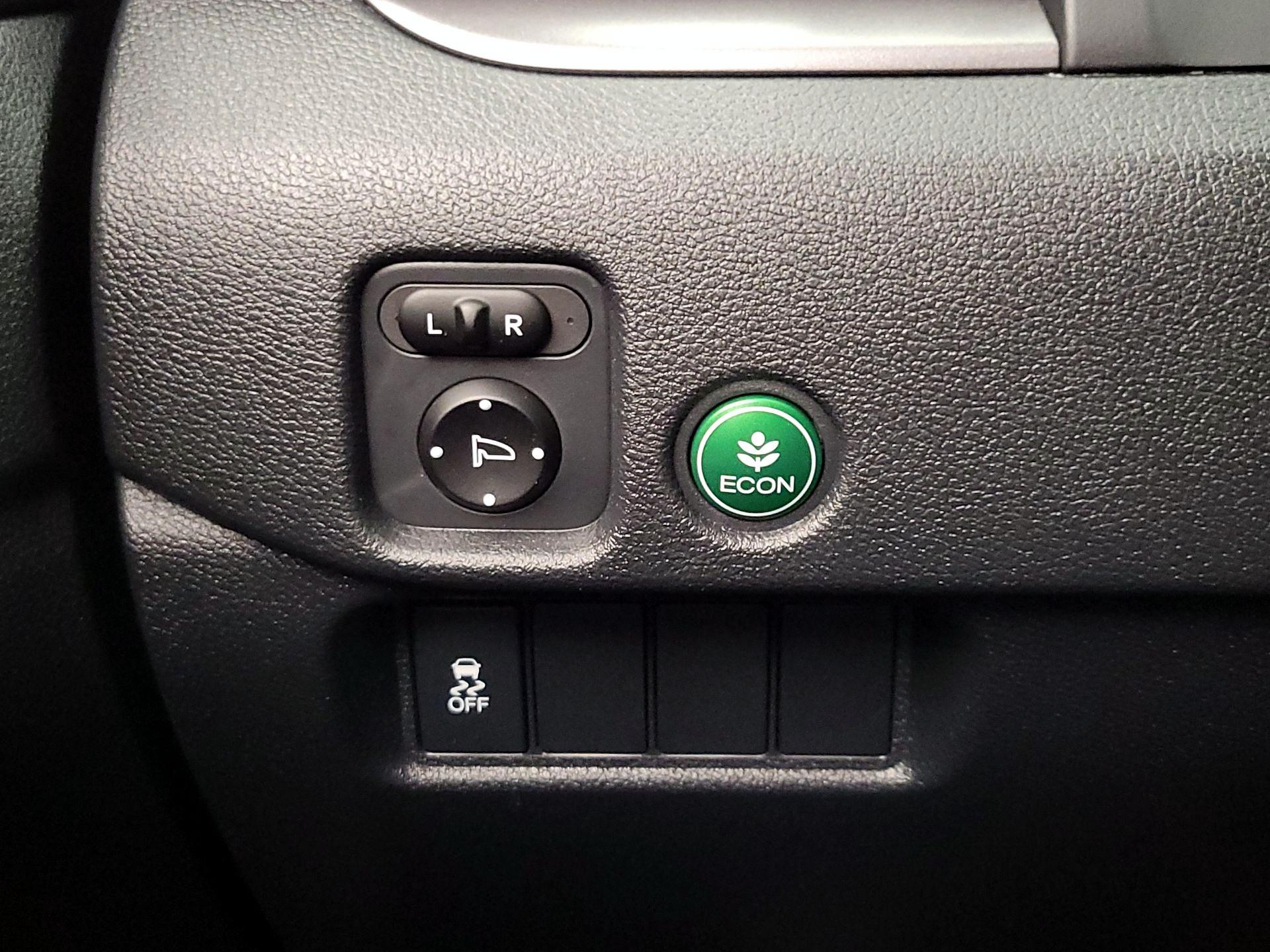 Thumbnail: 2016 Honda Pilot - 13