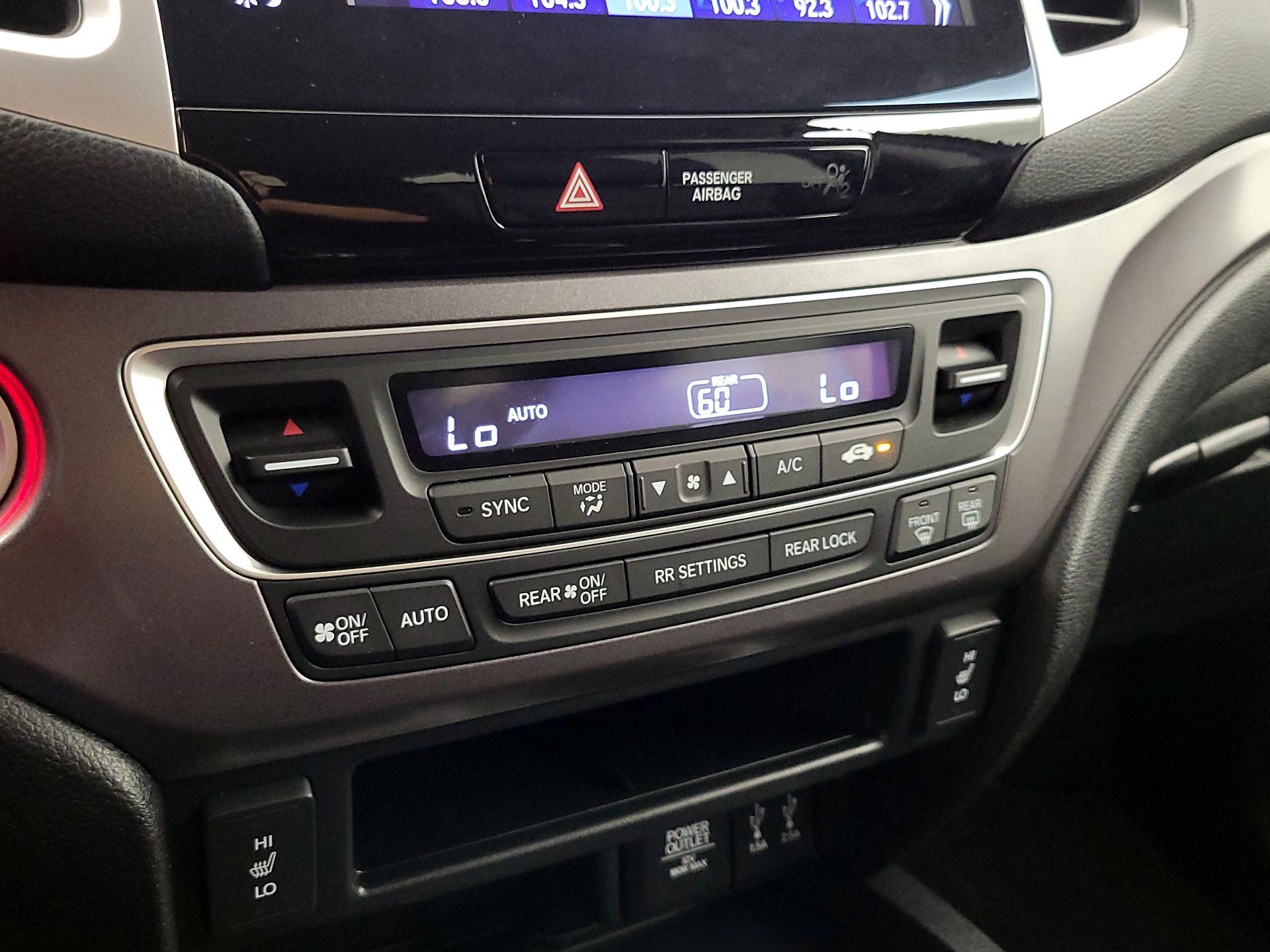 Thumbnail: 2016 Honda Pilot - 16