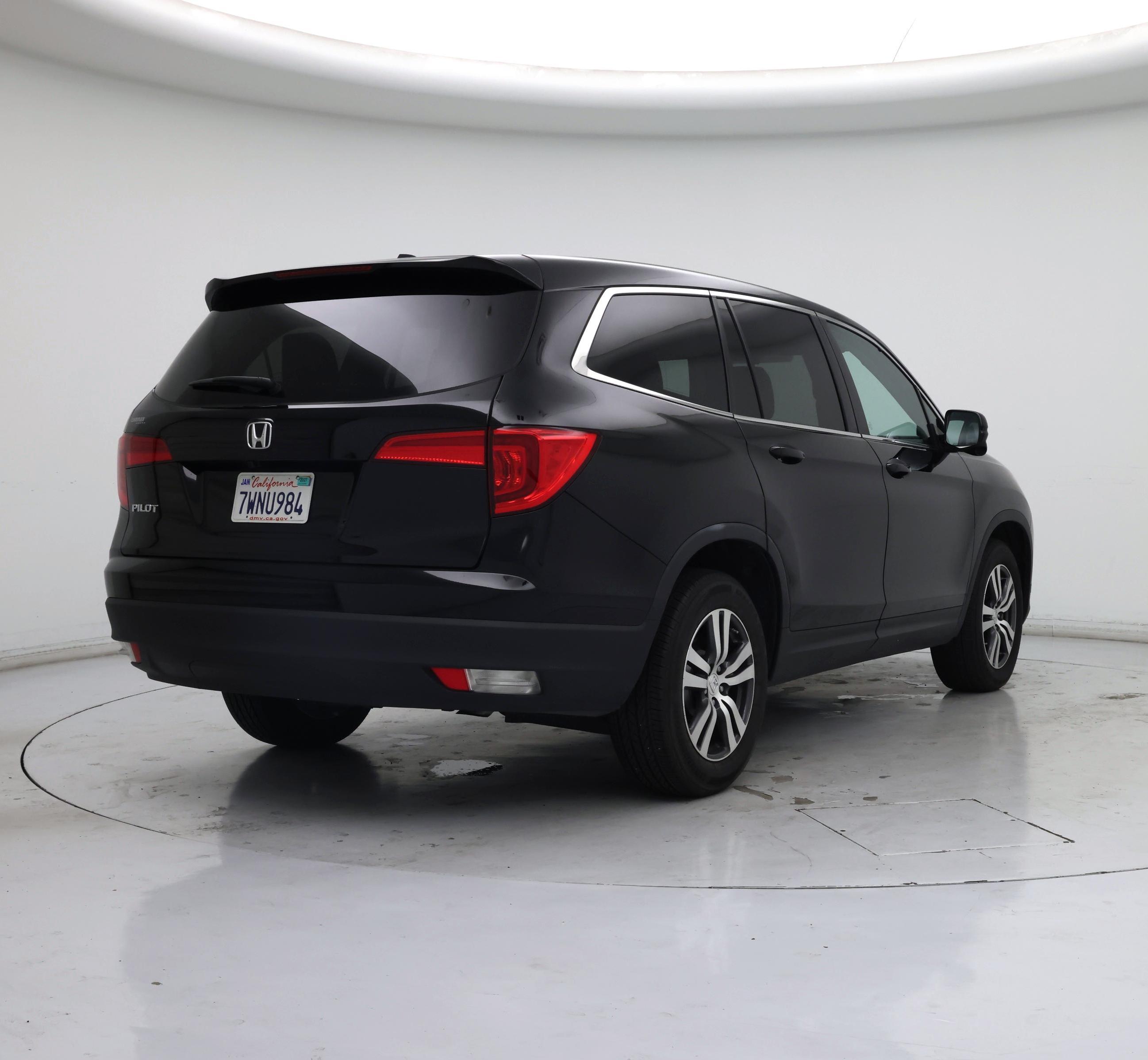 Thumbnail: 2016 Honda Pilot - 8