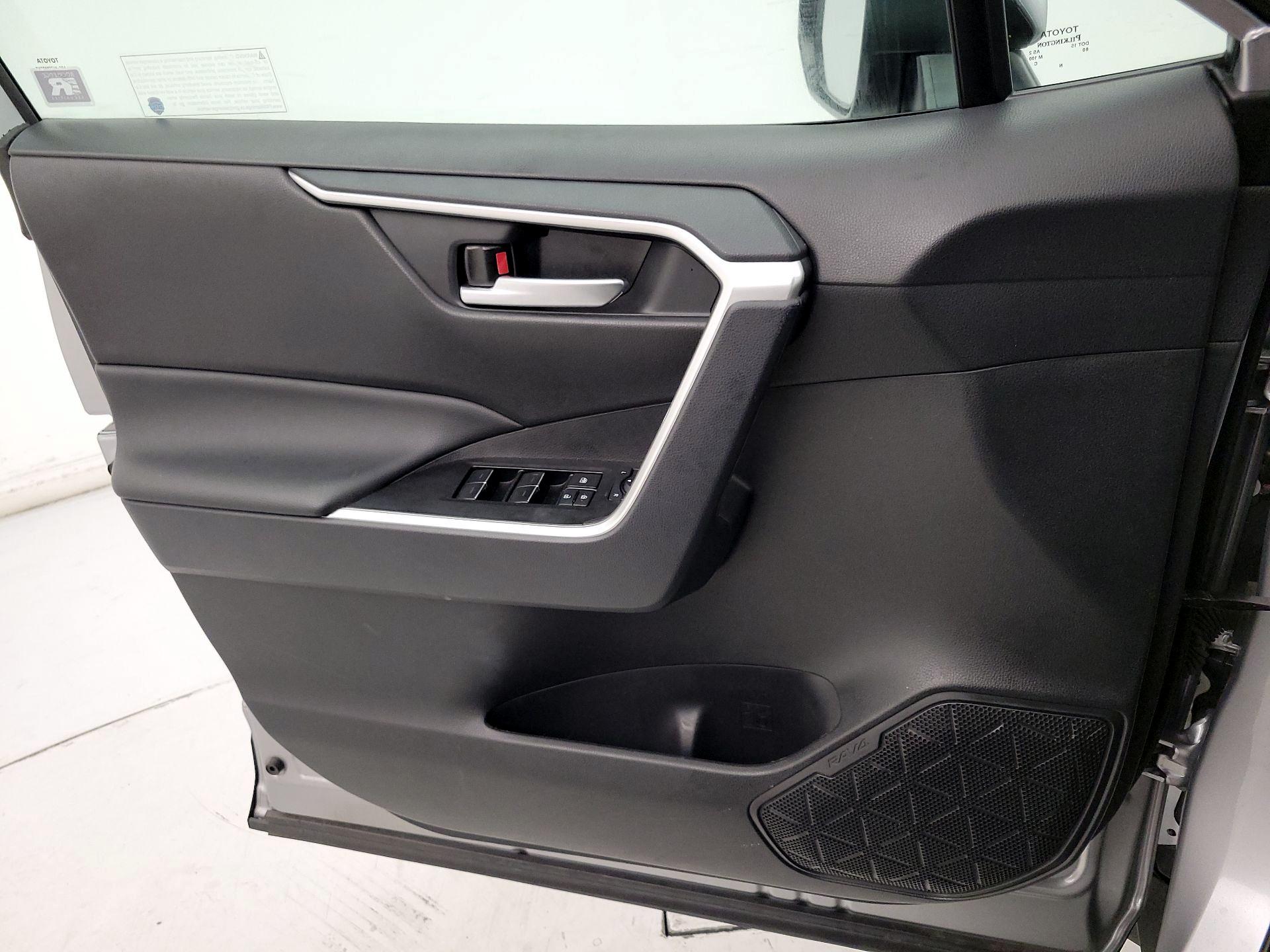 Thumbnail: 2025 Toyota RAV4 - 12