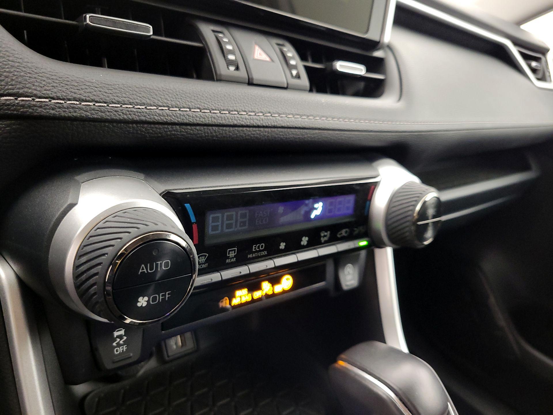 Thumbnail: 2025 Toyota RAV4 - 16