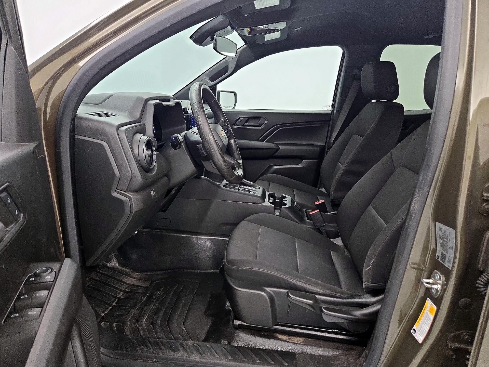 Thumbnail: 2023 Chevrolet Colorado - 11