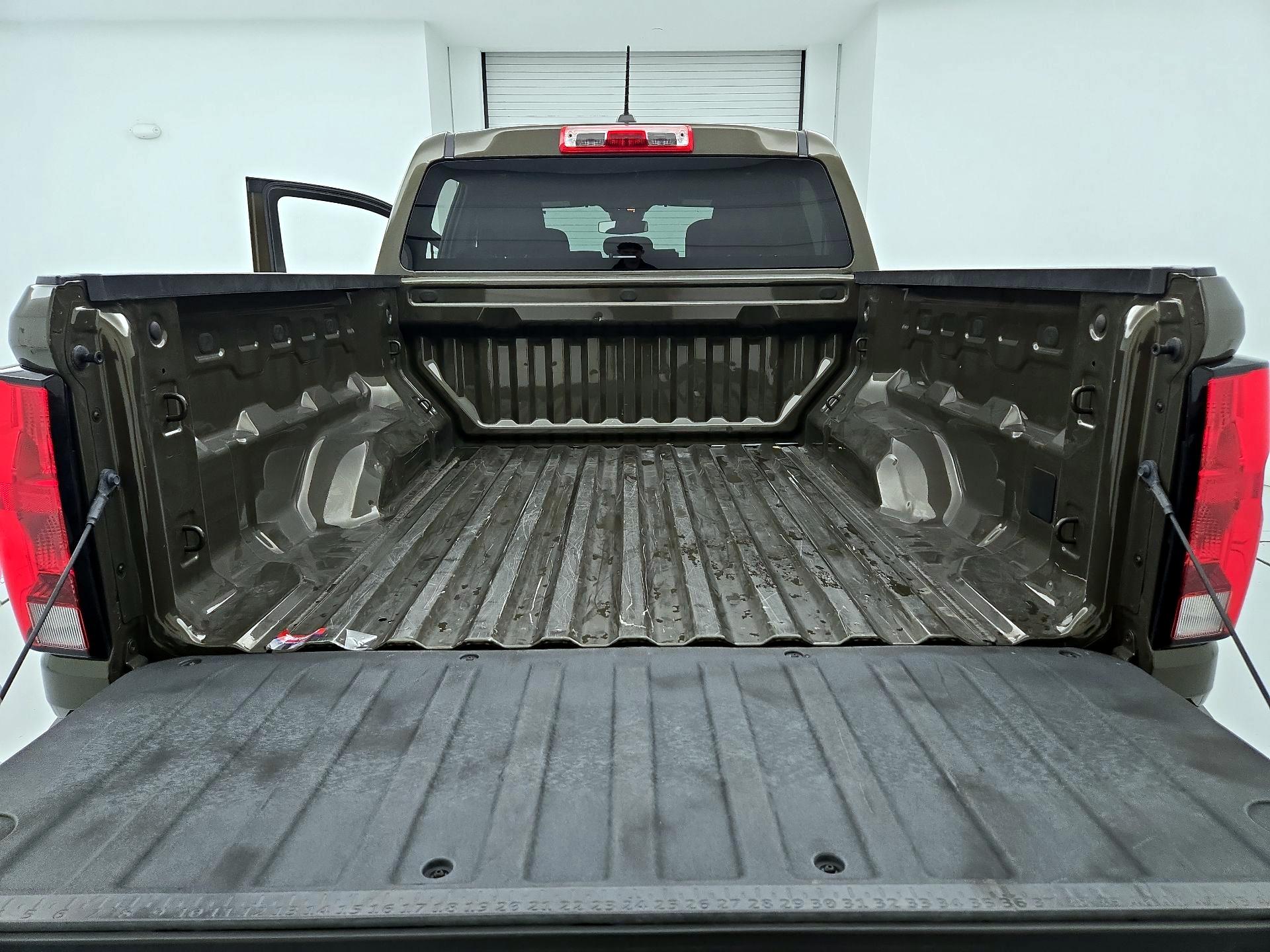 Thumbnail: 2023 Chevrolet Colorado - 19