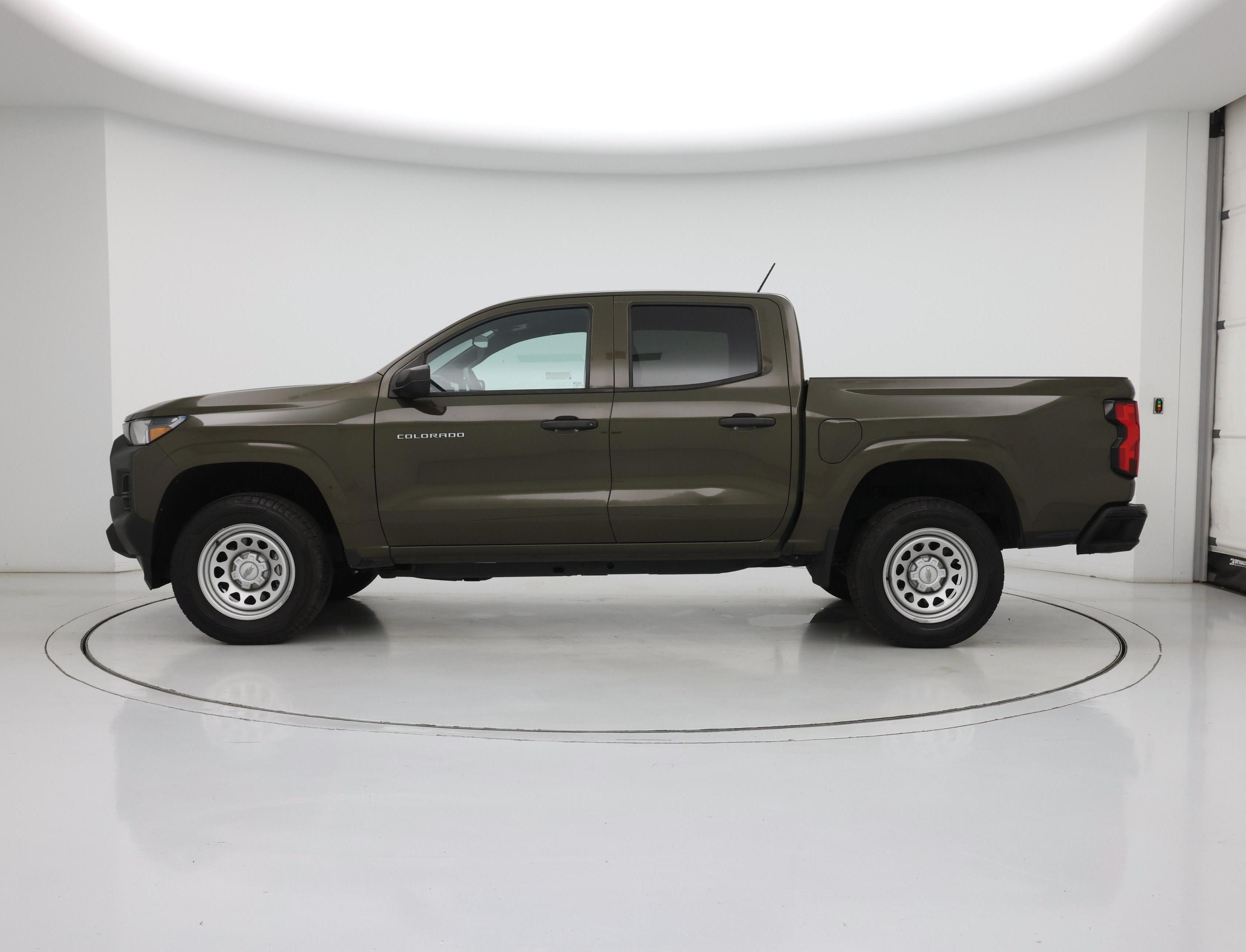 Thumbnail: 2023 Chevrolet Colorado - 3