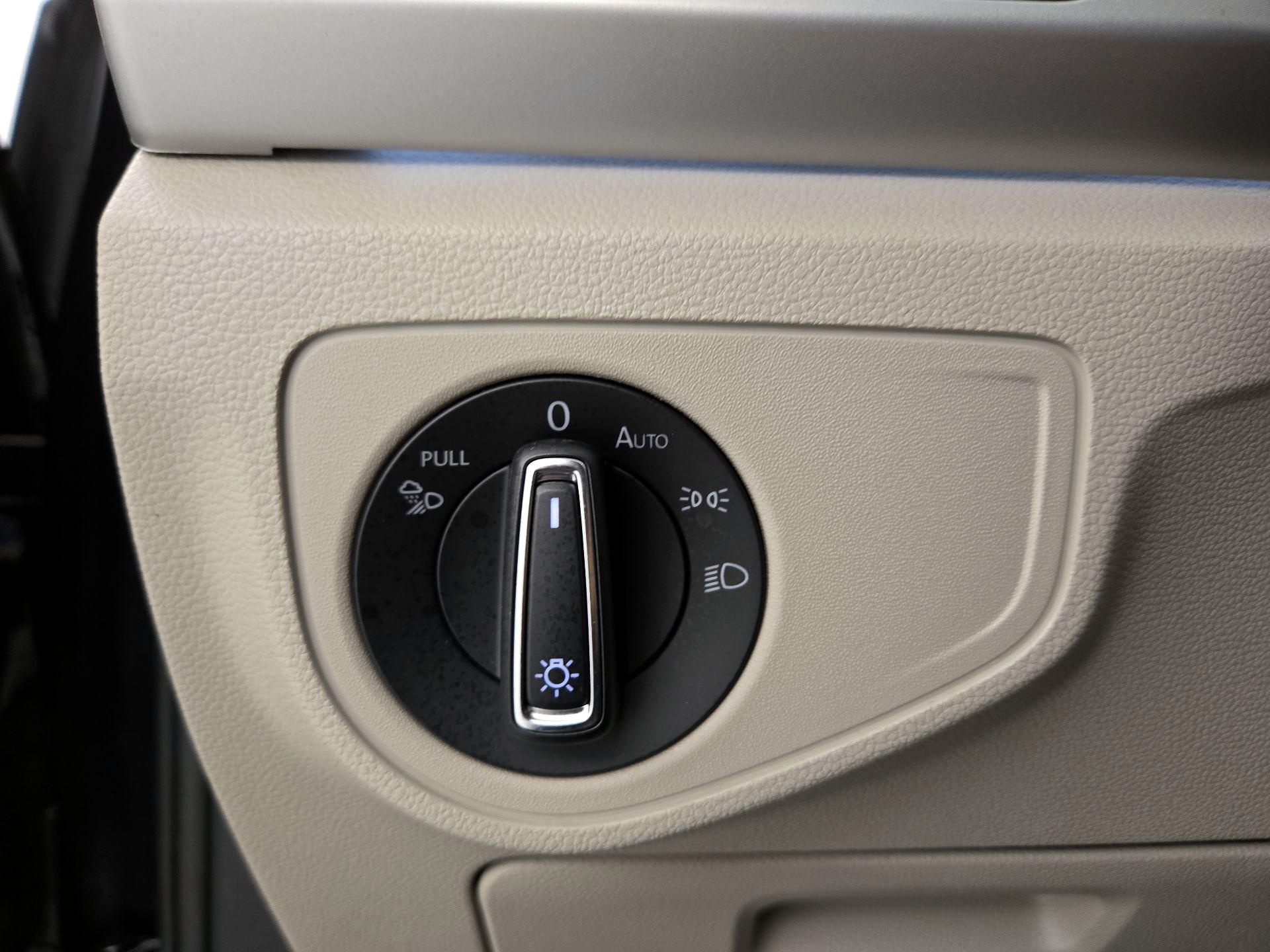 Thumbnail: 2022 Volkswagen Atlas - 13