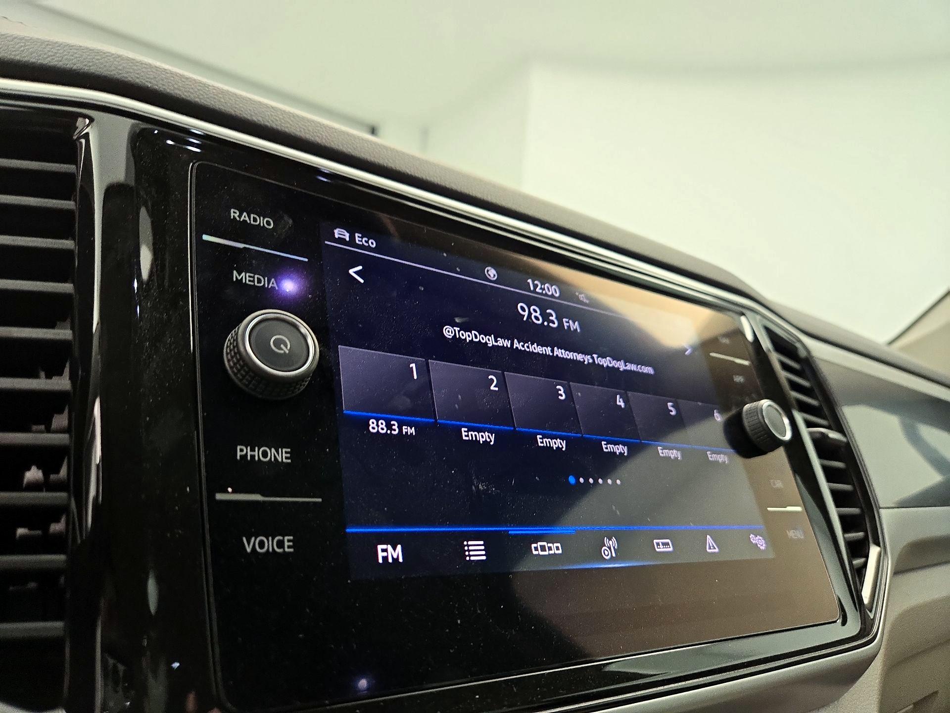 Thumbnail: 2022 Volkswagen Atlas - 16