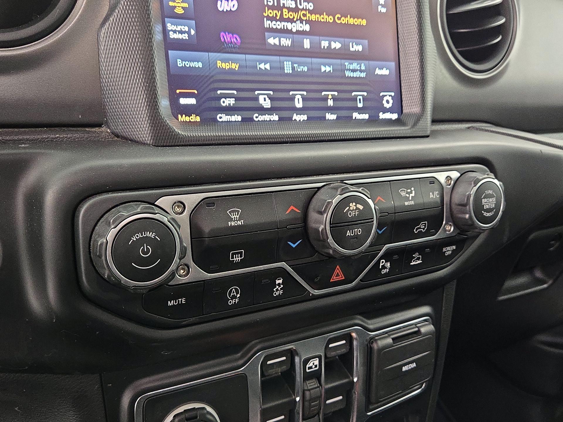 Thumbnail: 2021 Jeep Gladiator - 17