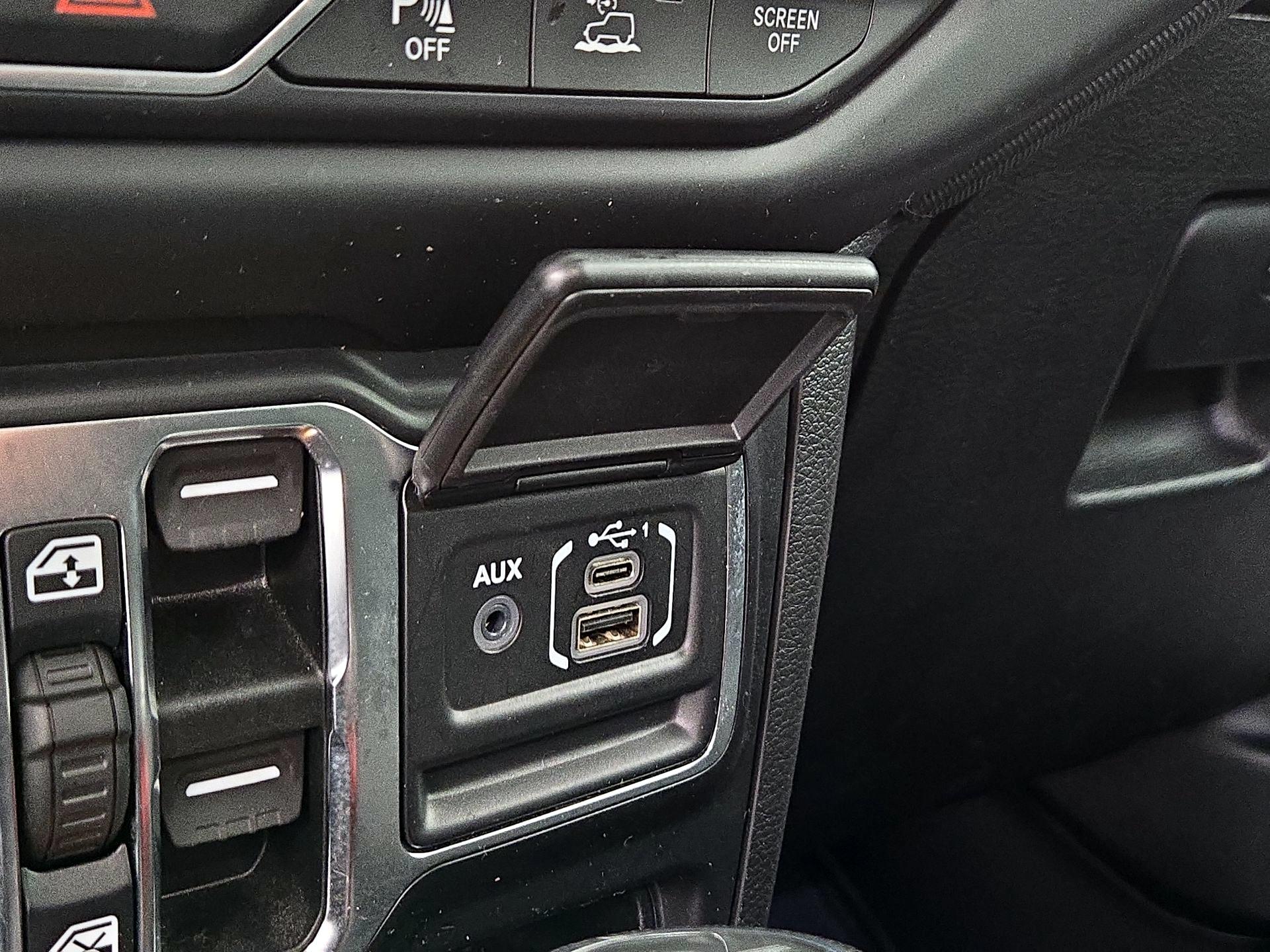 Thumbnail: 2021 Jeep Gladiator - 19