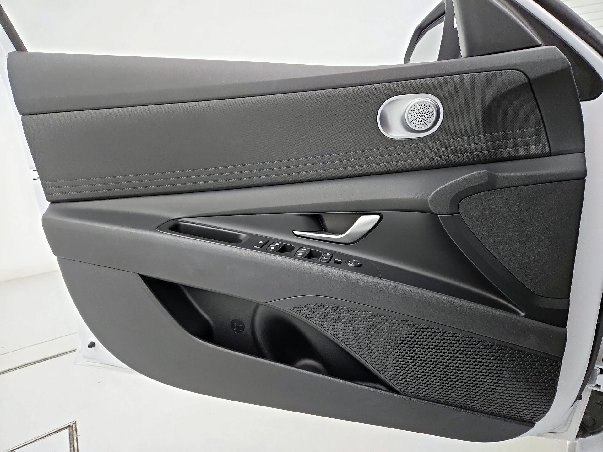 Thumbnail: 2024 Hyundai Elantra - 12