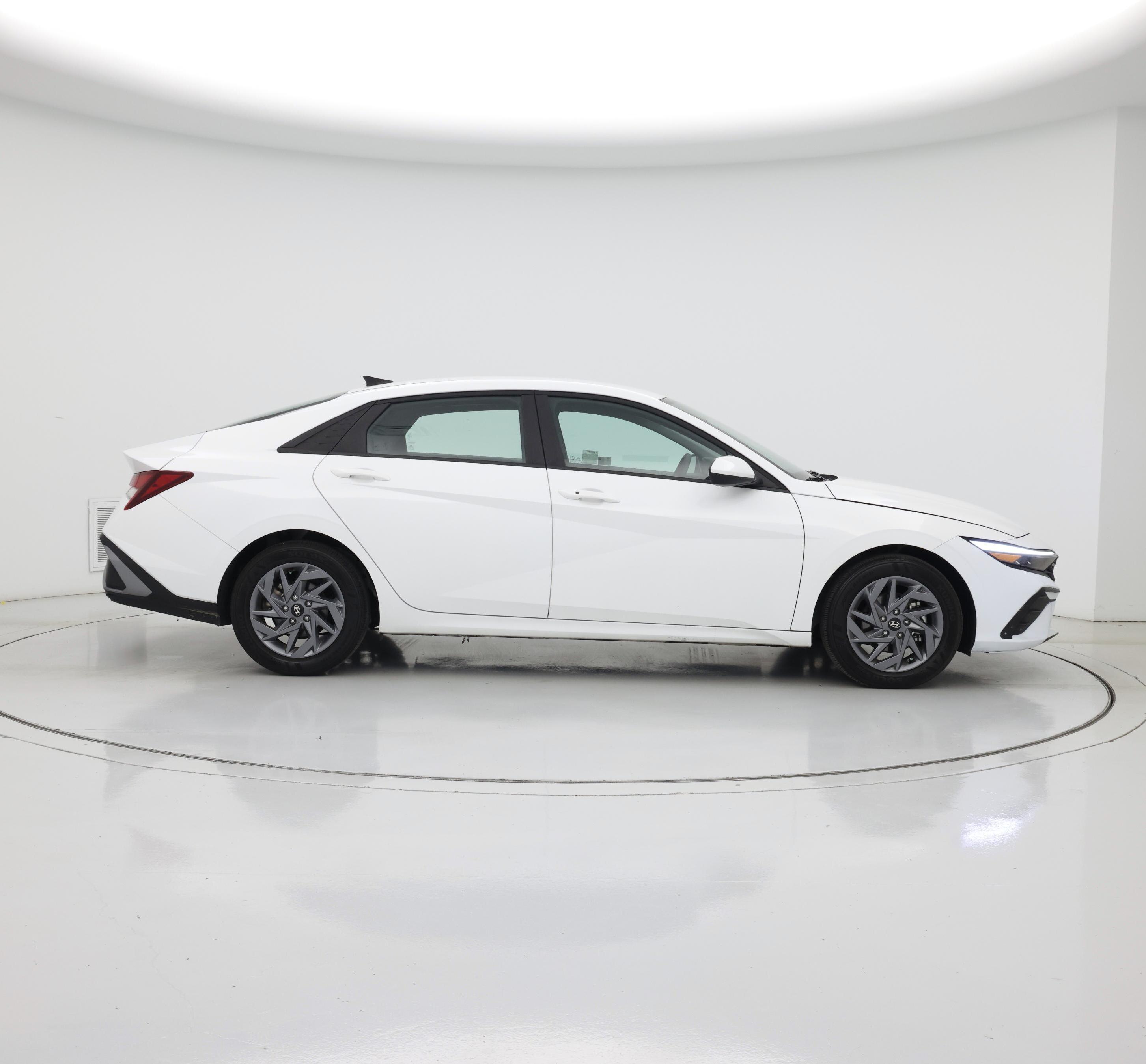 Thumbnail: 2024 Hyundai Elantra - 7