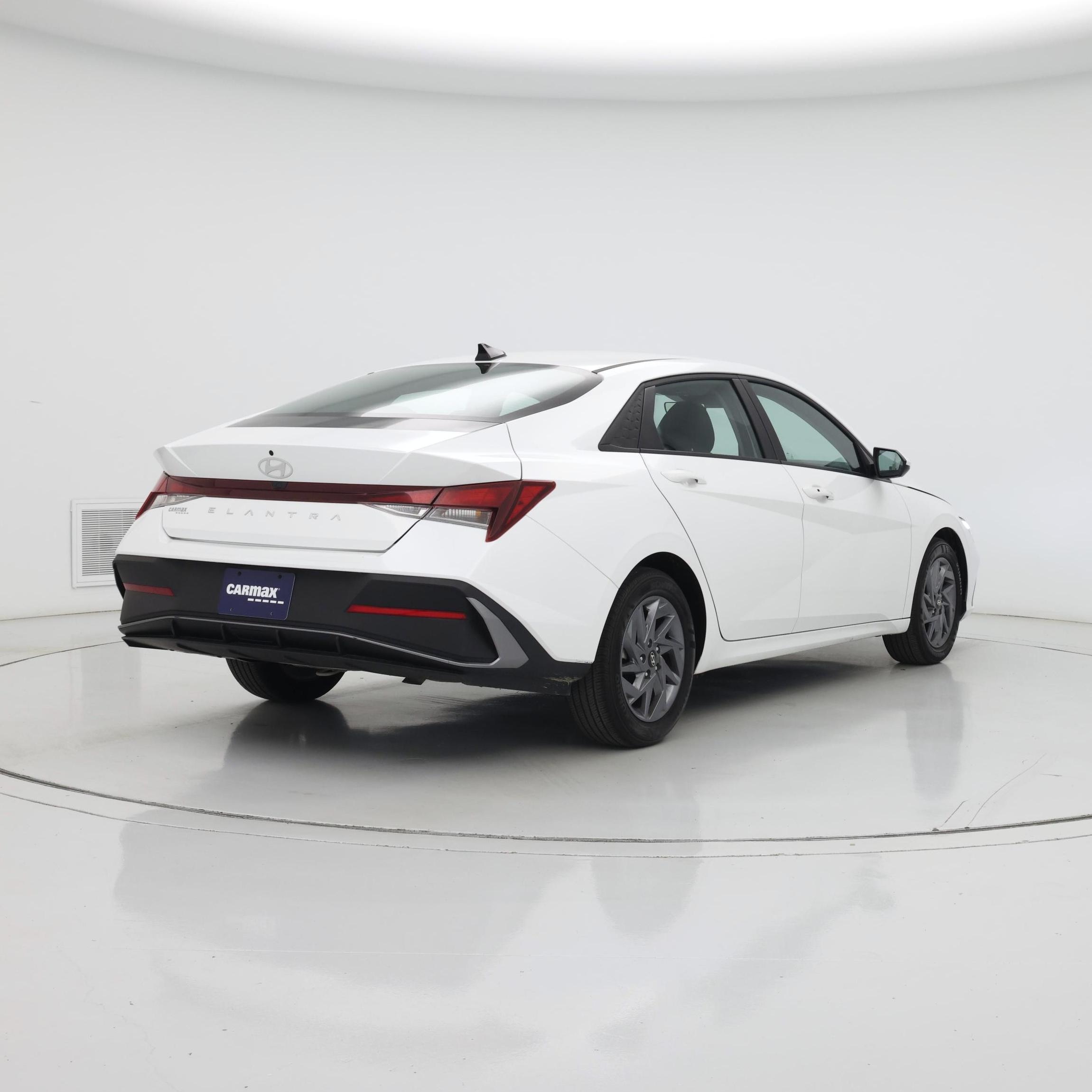 Thumbnail: 2024 Hyundai Elantra - 8