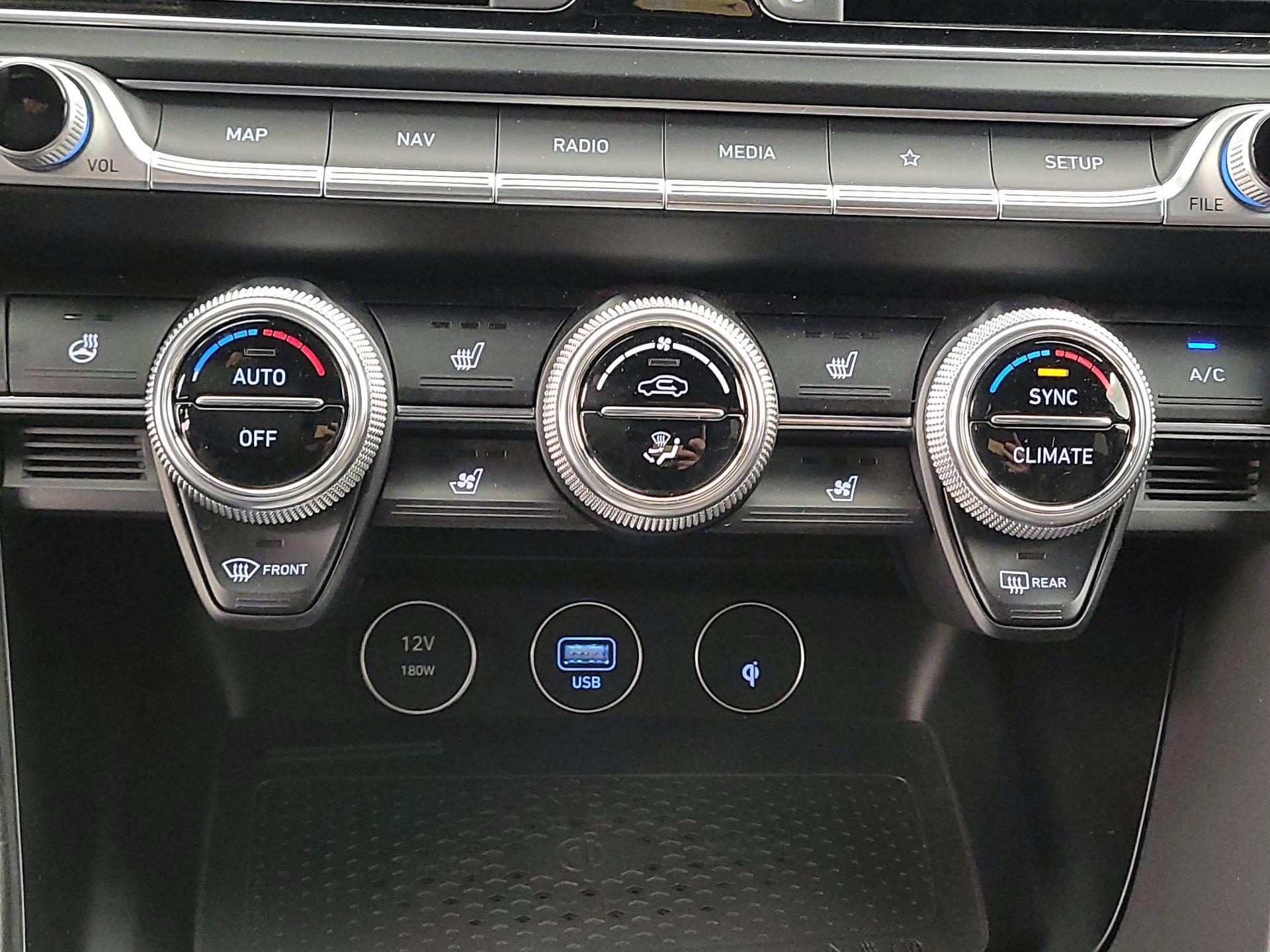 Thumbnail: 2023 Genesis G70 - 17