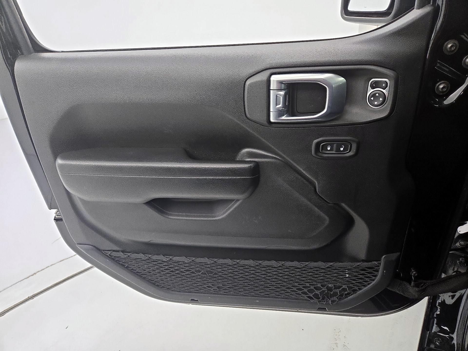 Thumbnail: 2022 Jeep Gladiator - 12