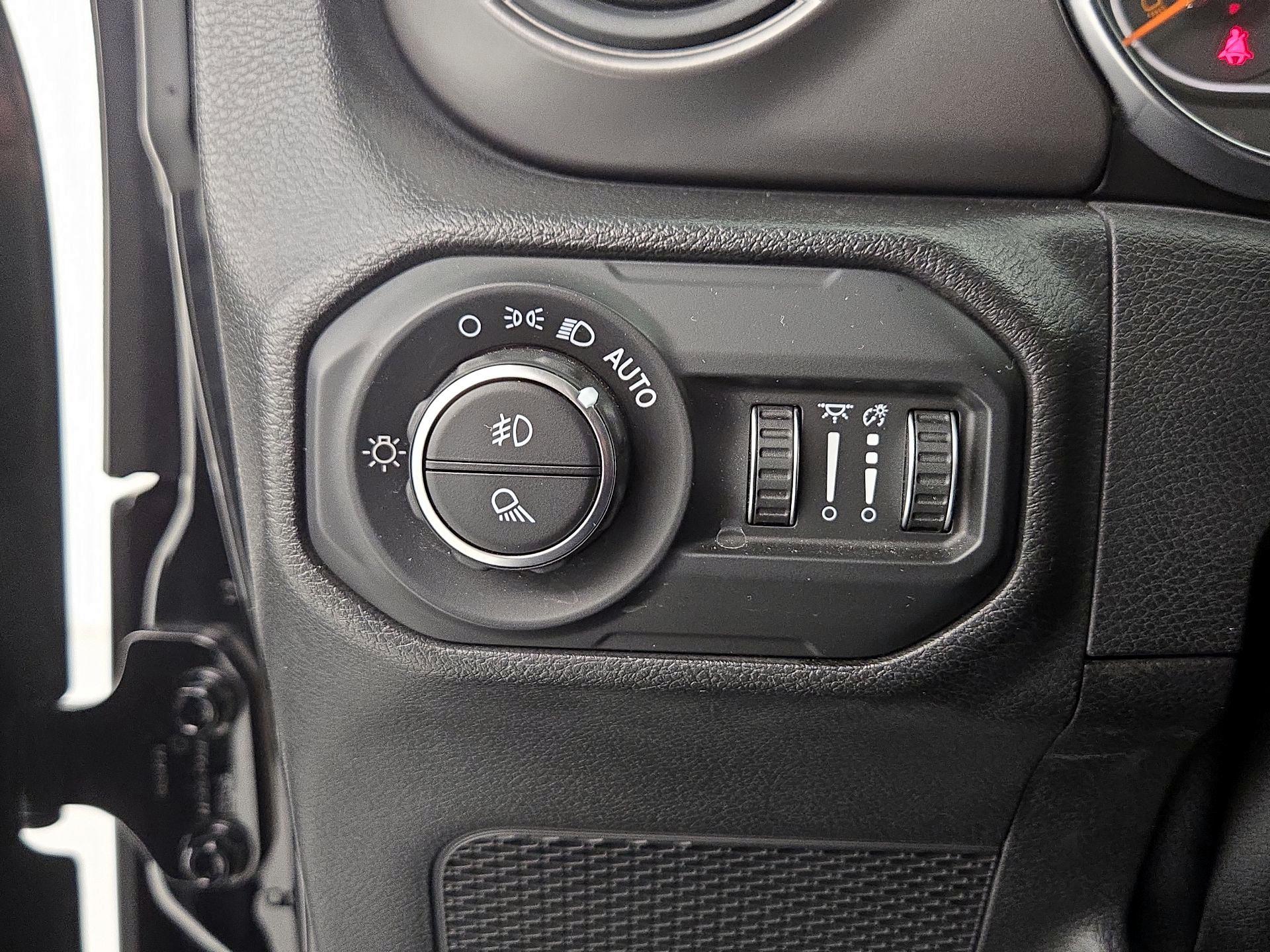 Thumbnail: 2022 Jeep Gladiator - 13