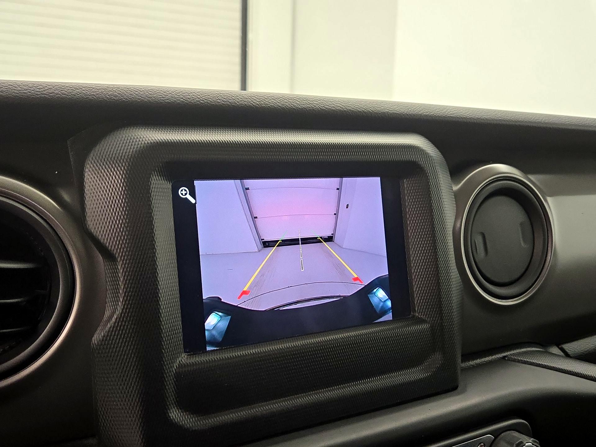 Thumbnail: 2022 Jeep Gladiator - 14