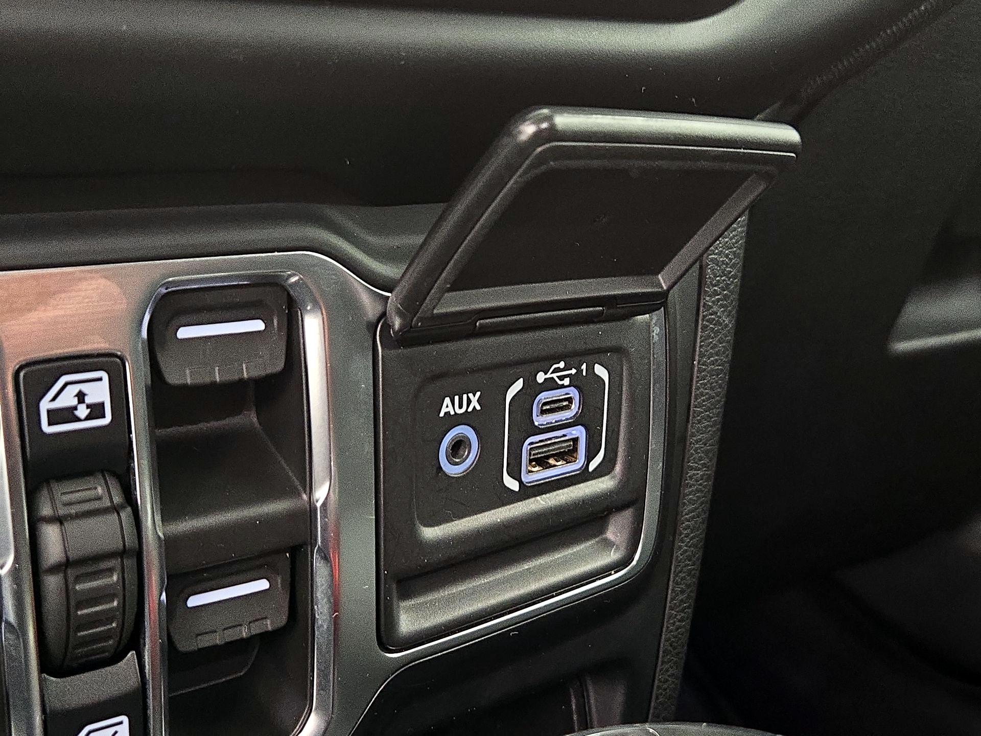 Thumbnail: 2022 Jeep Gladiator - 18