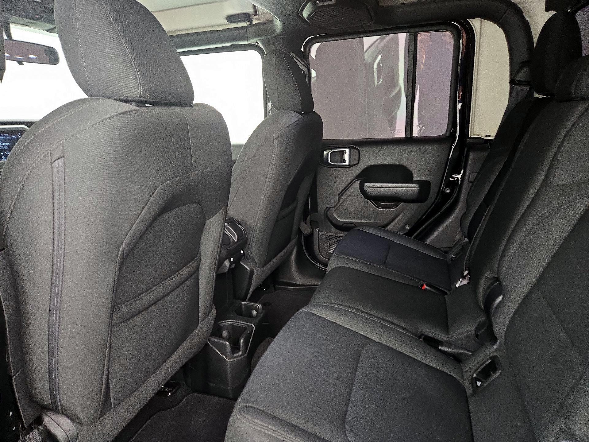 Thumbnail: 2022 Jeep Gladiator - 19