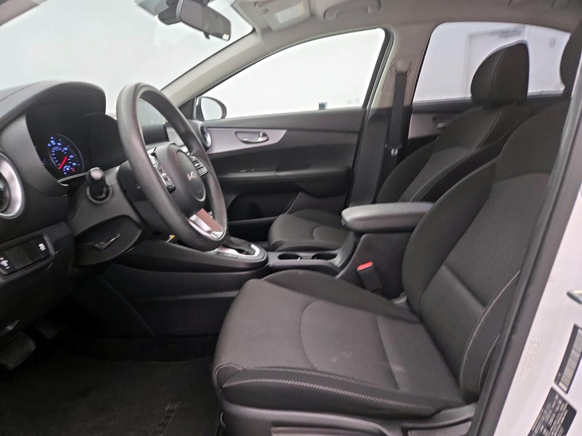 Thumbnail: 2022 Kia Forte - 11